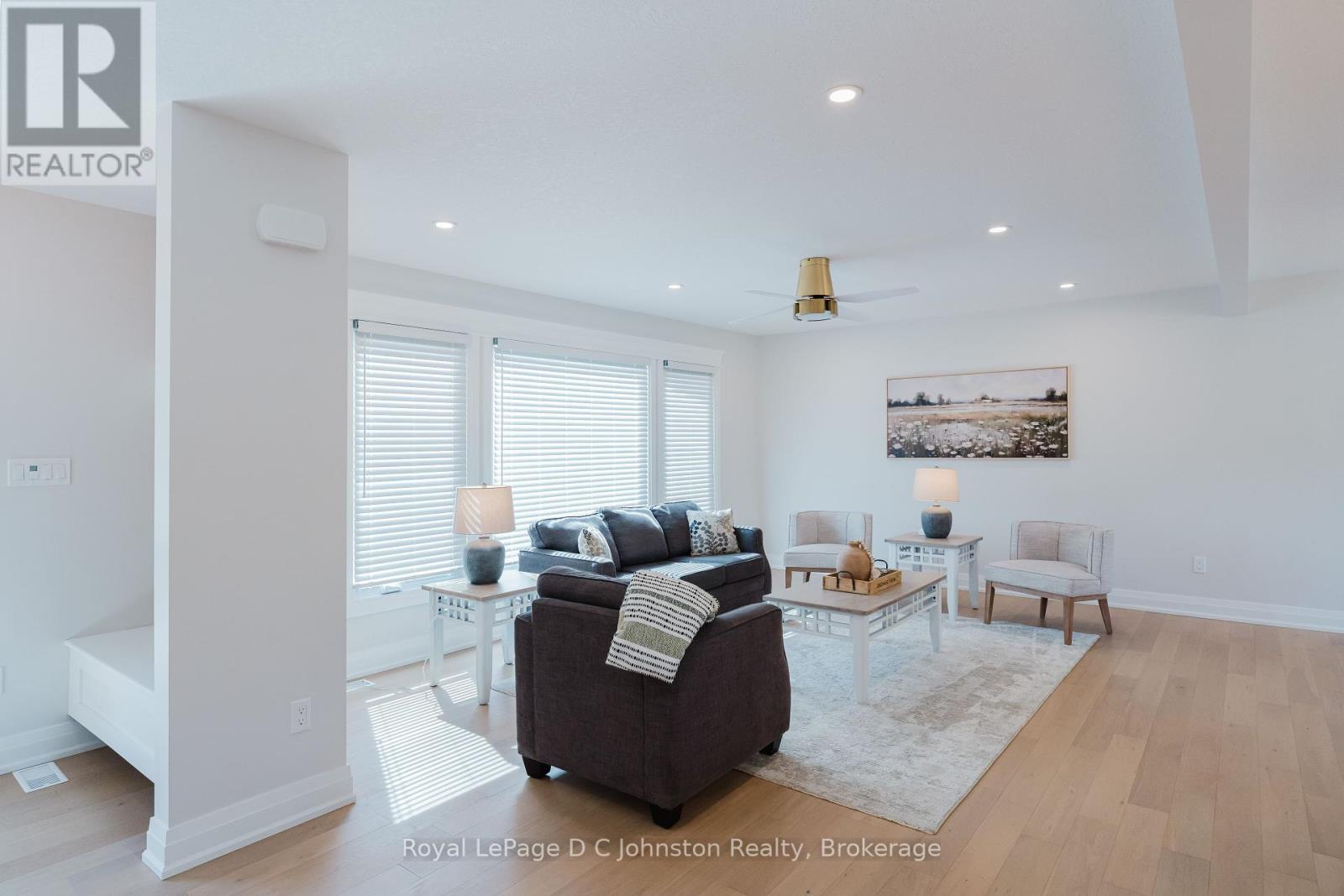 Property at 60 OTTAWA AVENUE image 4
