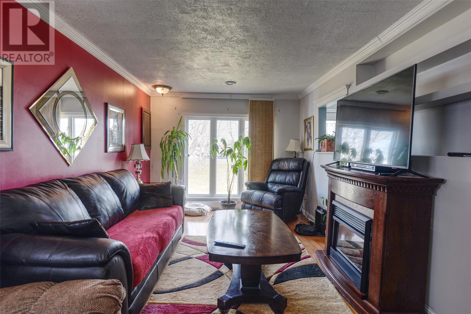 Property at 133 Paradise Road image 3
