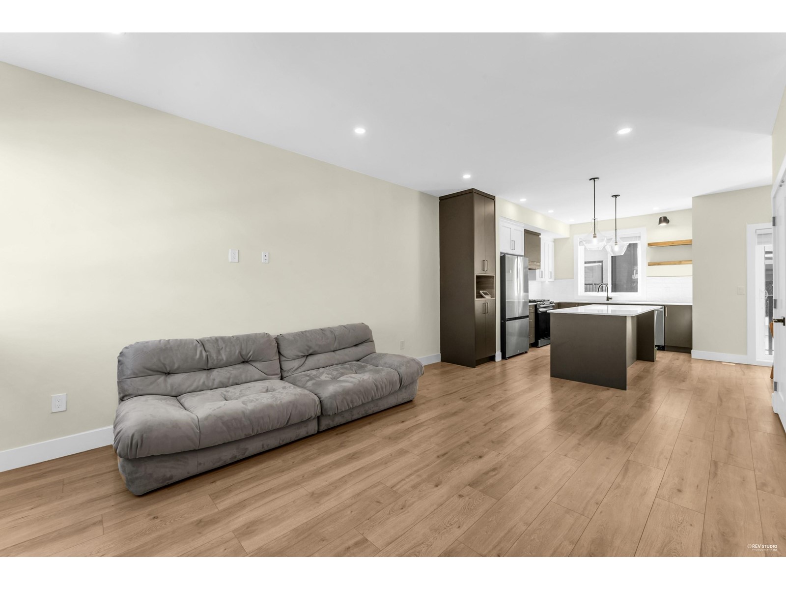 Property at 2 16358 23A AVENUE image 3
