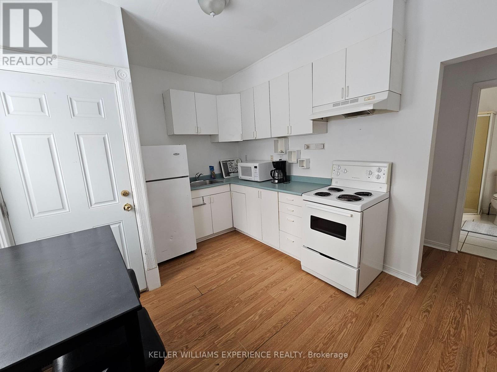 2 - 29 Peel Street, Barrie, Ontario  L4M 3K9 - Photo 2 - S12099087