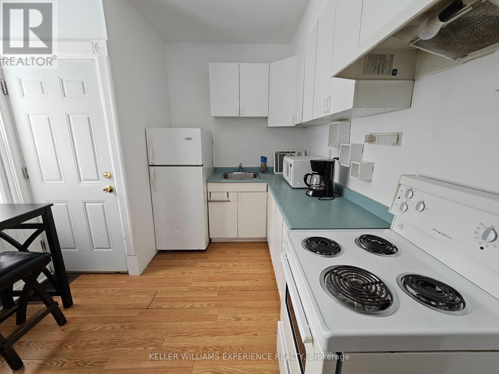 2 - 29 Peel Street, Barrie, Ontario  L4M 3K9 - Photo 3 - S12099087