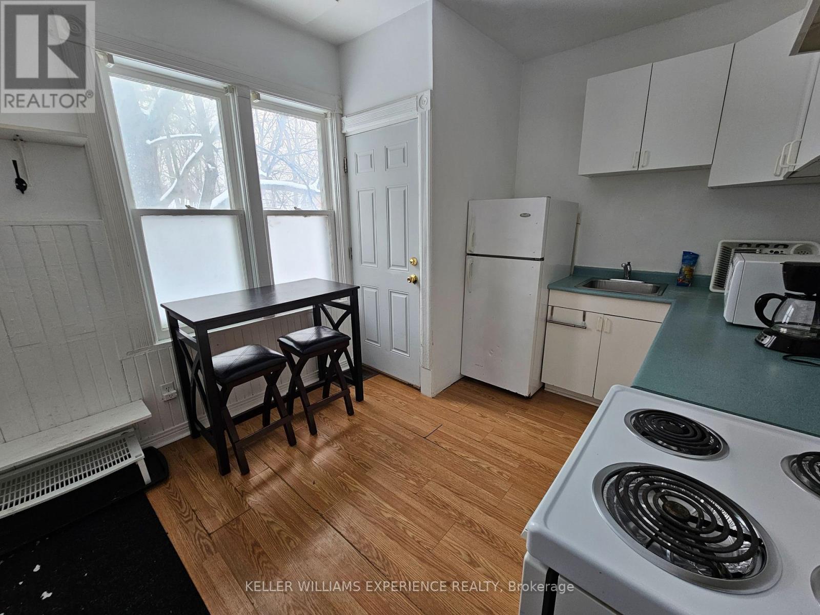 2 - 29 Peel Street, Barrie, Ontario  L4M 3K9 - Photo 4 - S12099087