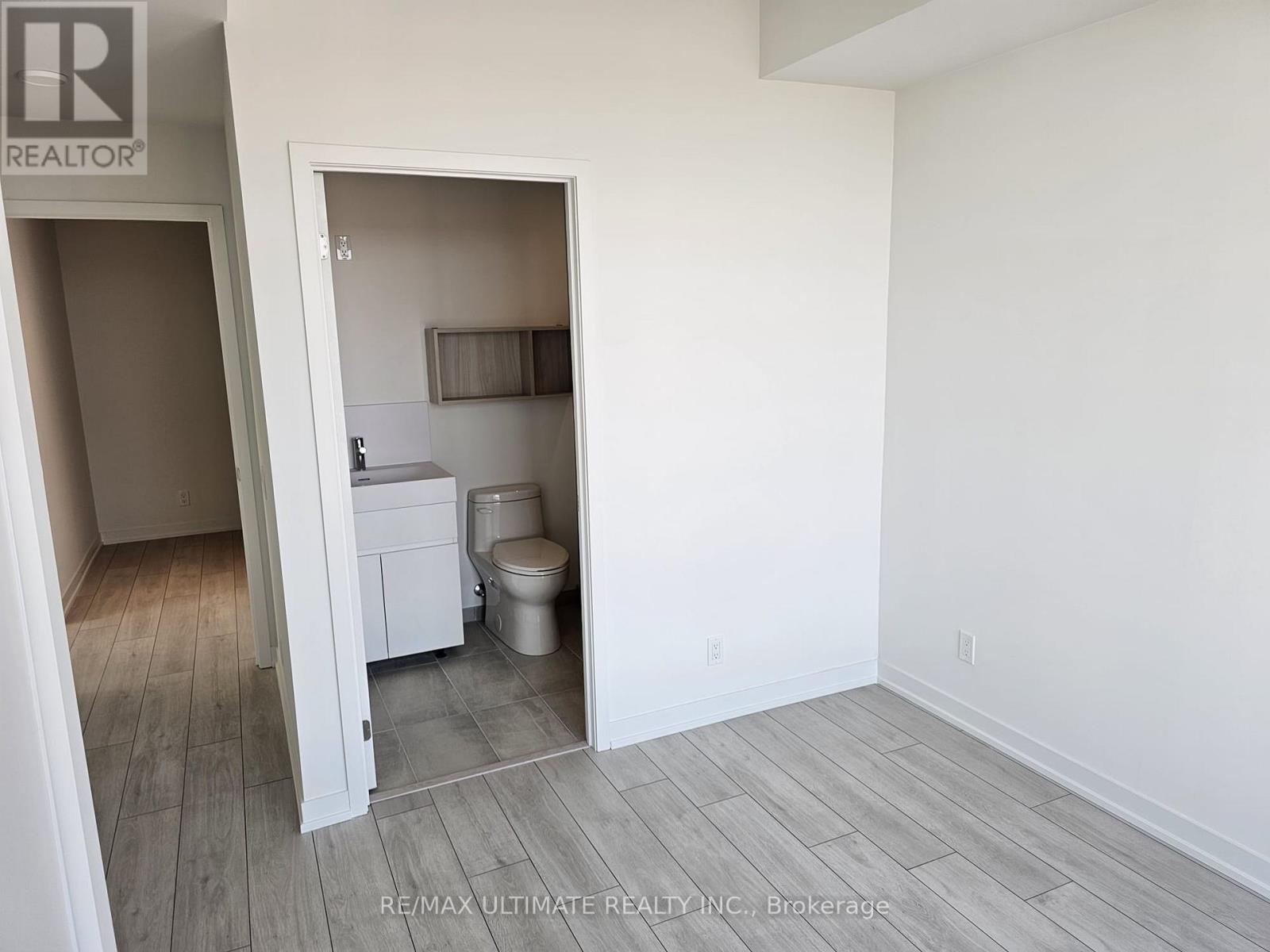 2108 - 39 Mary Street Se, Barrie, Ontario  L4N 1S9 - Photo 6 - S12099095
