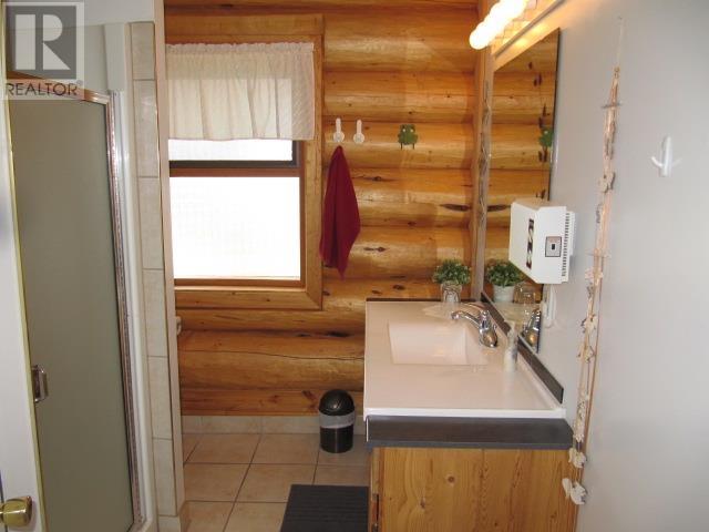4768 Telqua Drive, 108 Mile Ranch, British Columbia  V0K 2Z0 - Photo 25 - R2877424