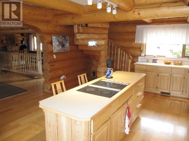 4768 Telqua Drive, 108 Mile Ranch, British Columbia  V0K 2Z0 - Photo 10 - R2877424