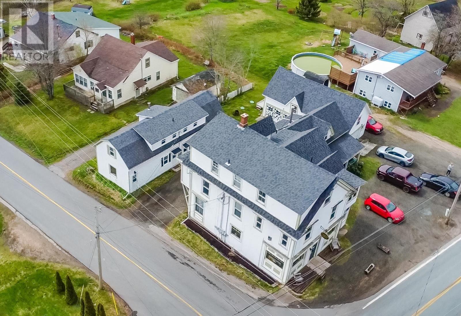10352 Highway 1, Paradise, Nova Scotia  B0S 1R0 - Photo 1 - 202500127