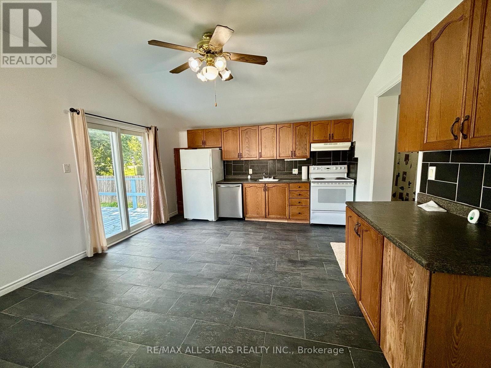 81 Durham Street W, Kawartha Lakes, Ontario  K9V 2P8 - Photo 11 - X12099120