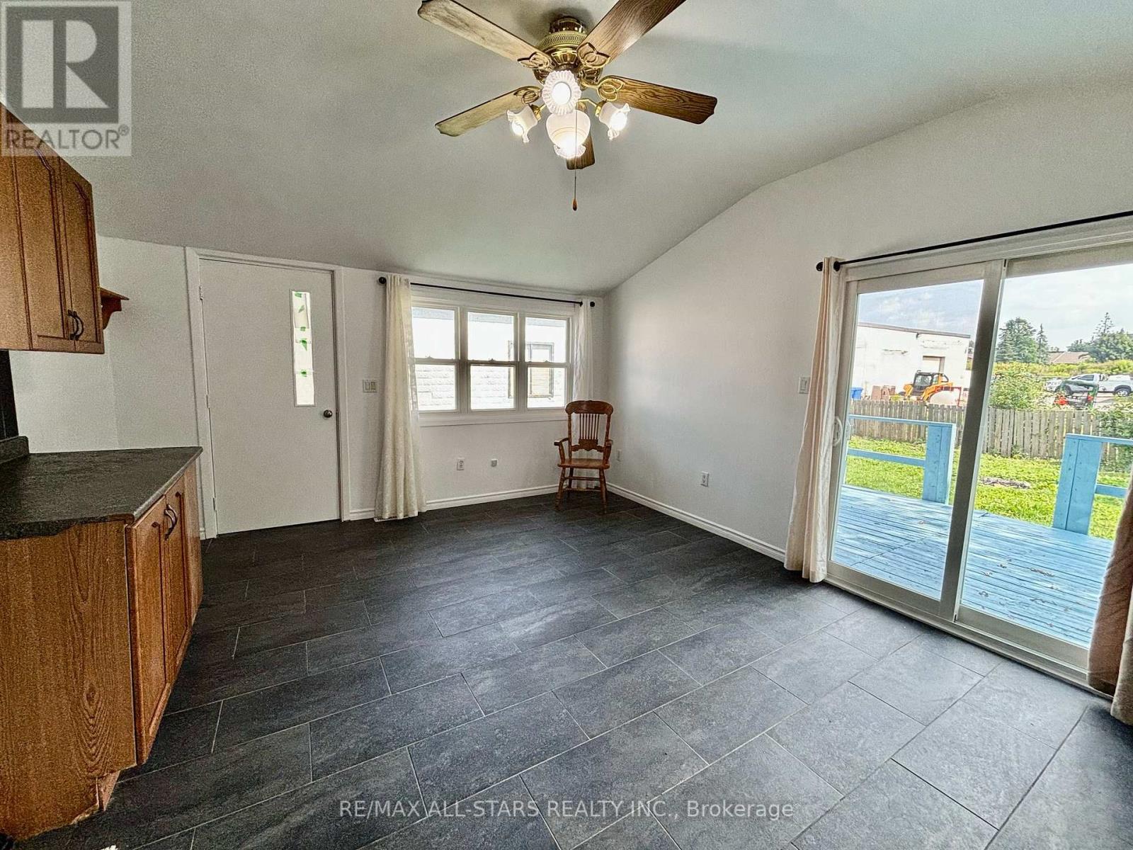 81 Durham Street W, Kawartha Lakes, Ontario  K9V 2P8 - Photo 13 - X12099120