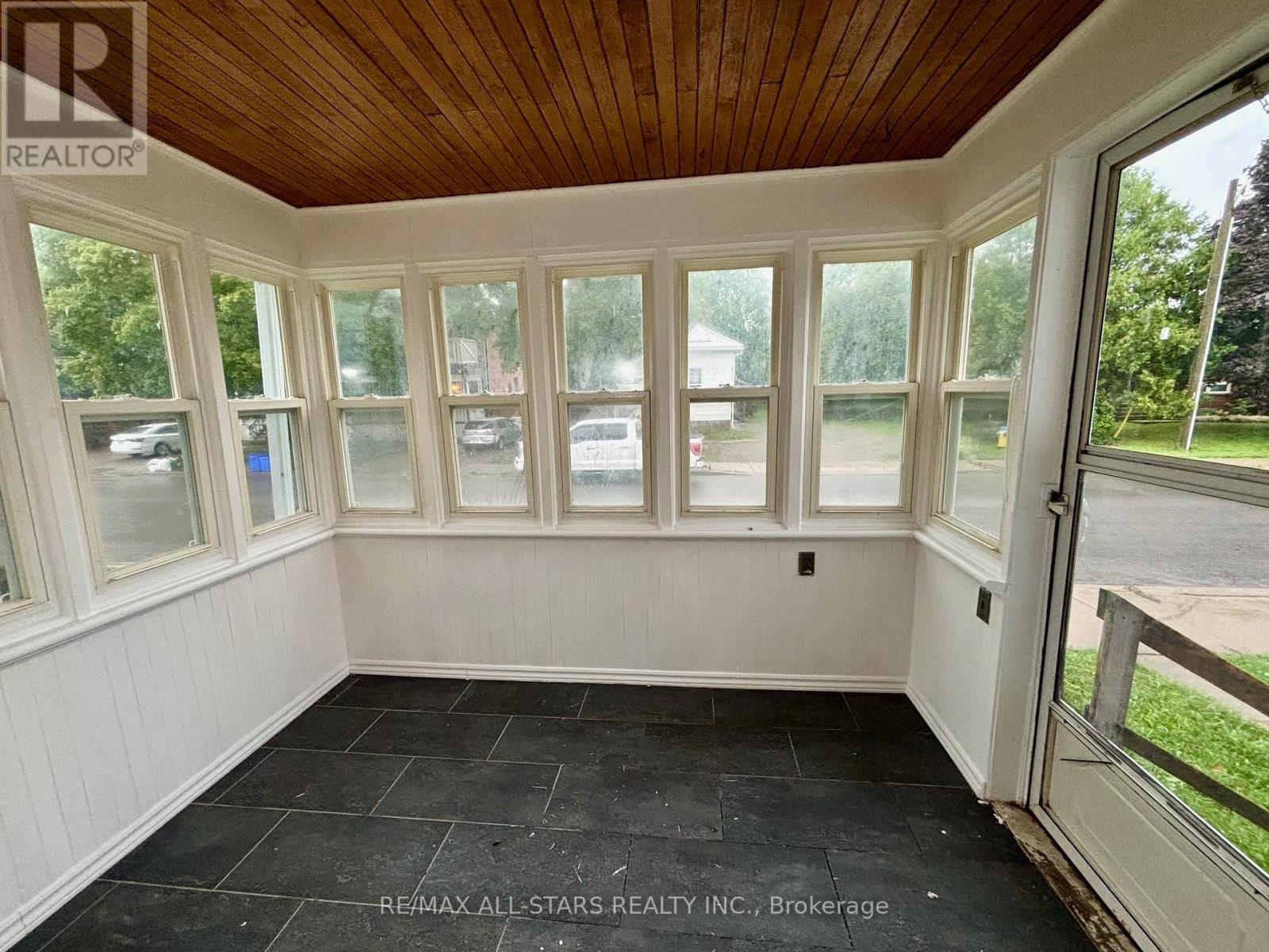 81 Durham Street W, Kawartha Lakes, Ontario  K9V 2P8 - Photo 7 - X12099120
