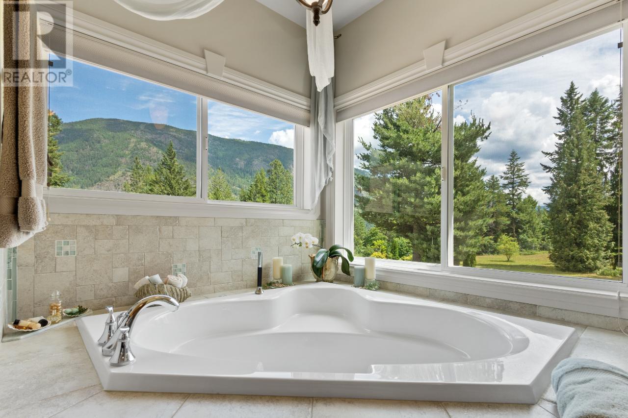 1480 Nighthawk Drive, Castlegar, British Columbia  V1N 4S2 - Photo 33 - 10344419