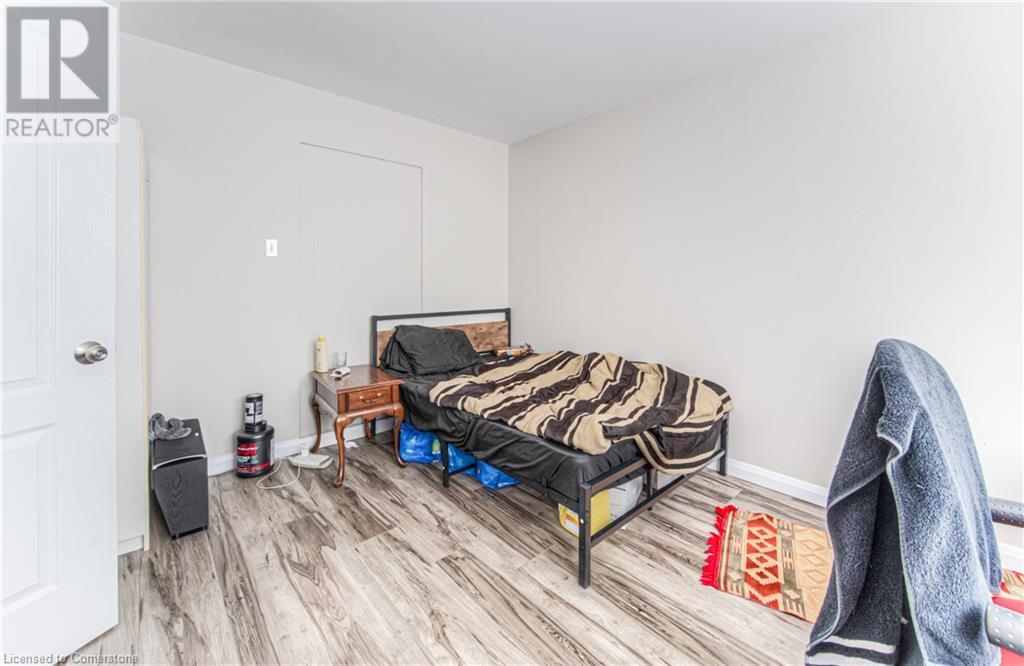 Property at 42 CARDILL Crescent image 5