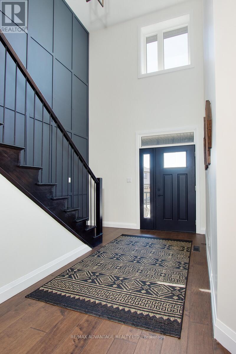 8 Locky Lane, Middlesex Centre, Ontario  N0L 1R0 - Photo 2 - X12099143