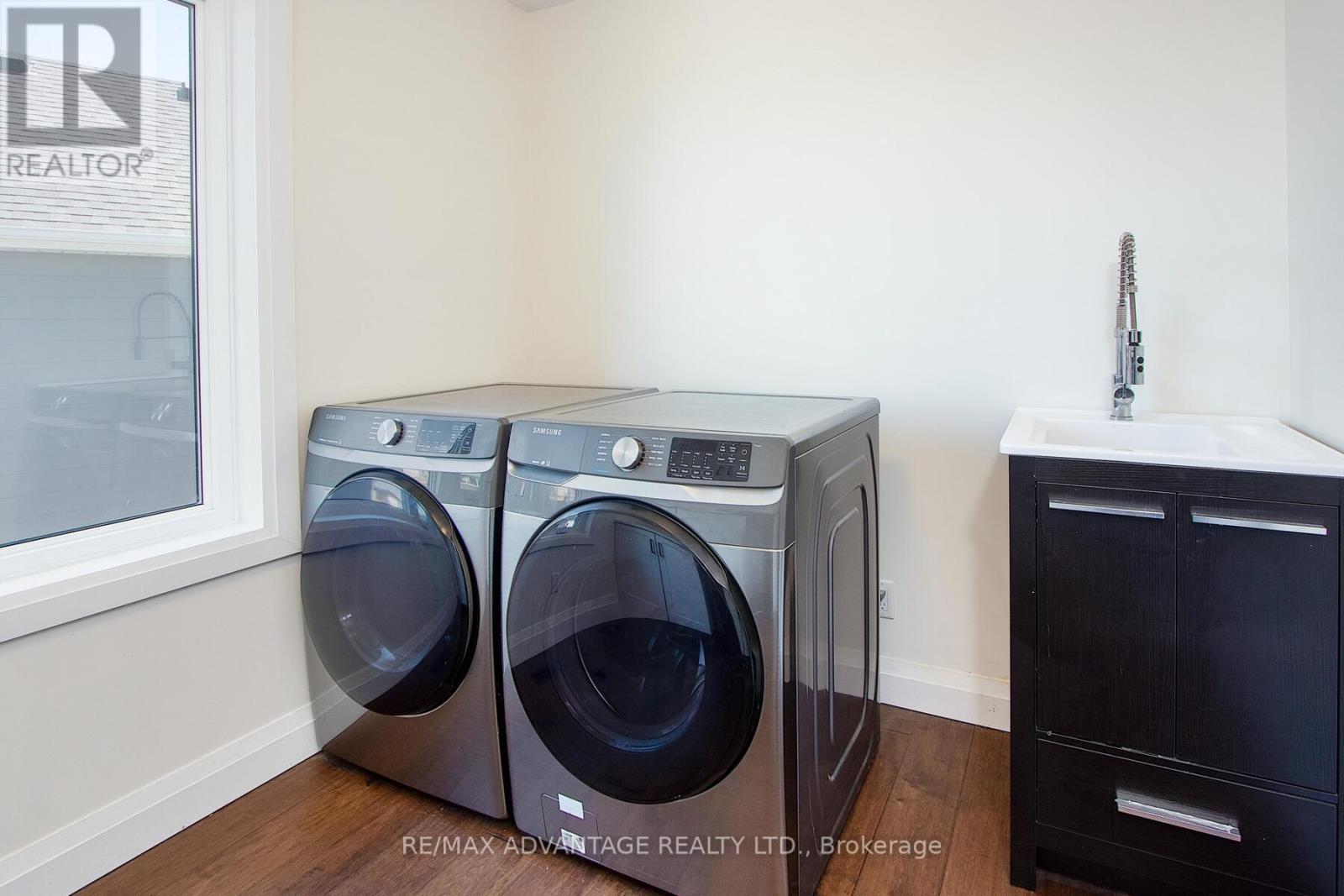 8 Locky Lane, Middlesex Centre, Ontario  N0L 1R0 - Photo 42 - X12099143