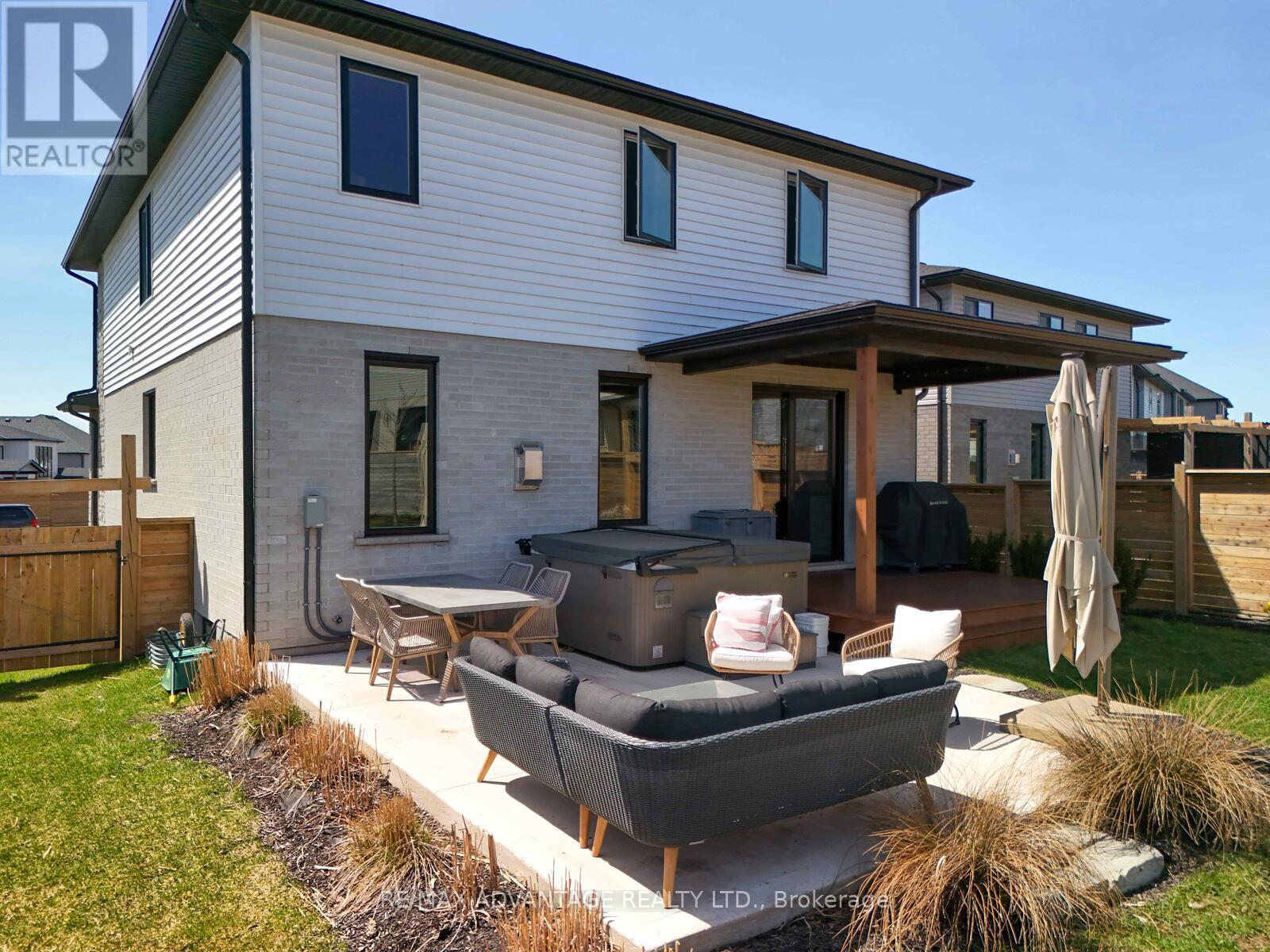 8 Locky Lane, Middlesex Centre, Ontario  N0L 1R0 - Photo 43 - X12099143