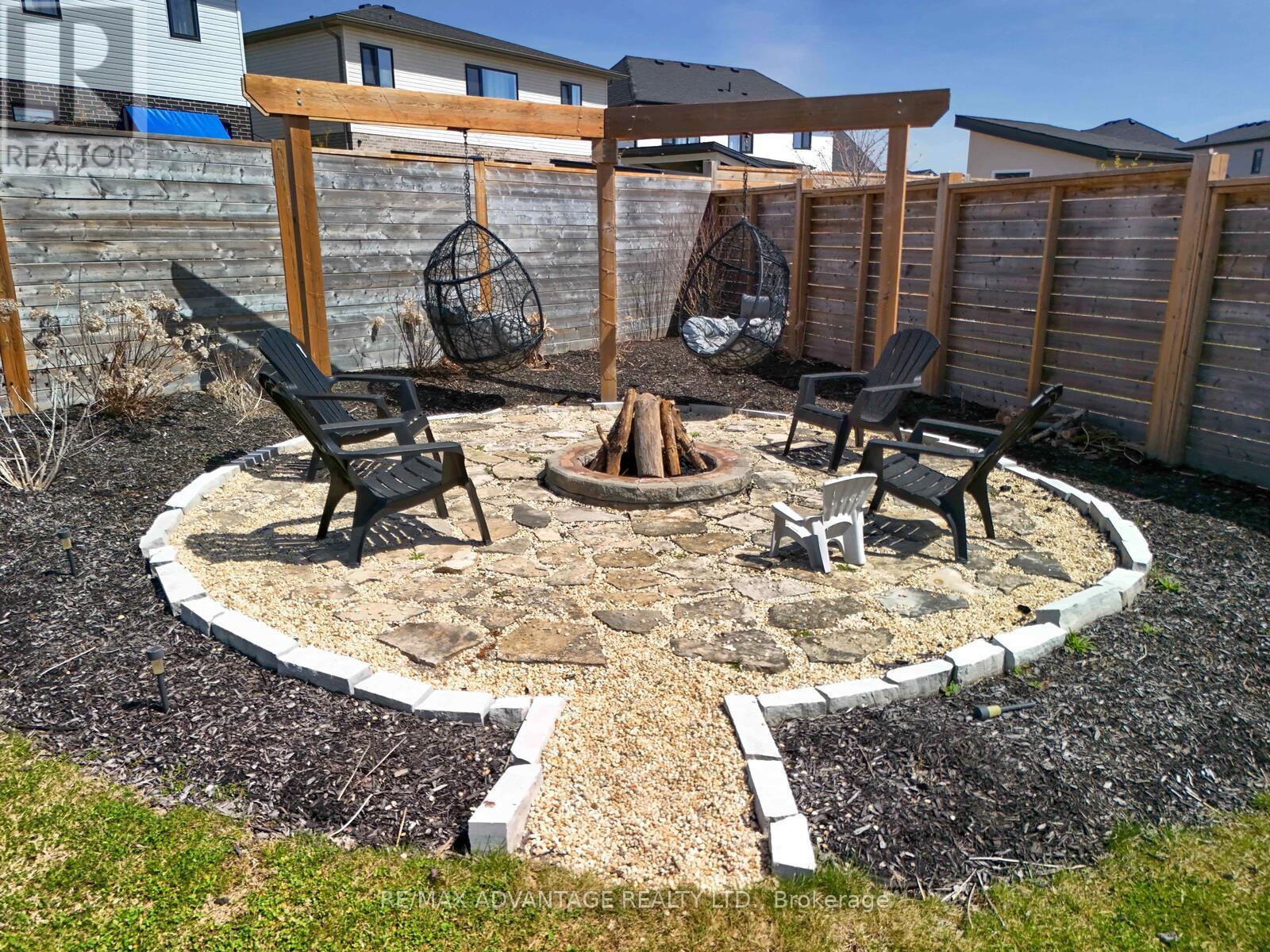 8 Locky Lane, Middlesex Centre, Ontario  N0L 1R0 - Photo 45 - X12099143