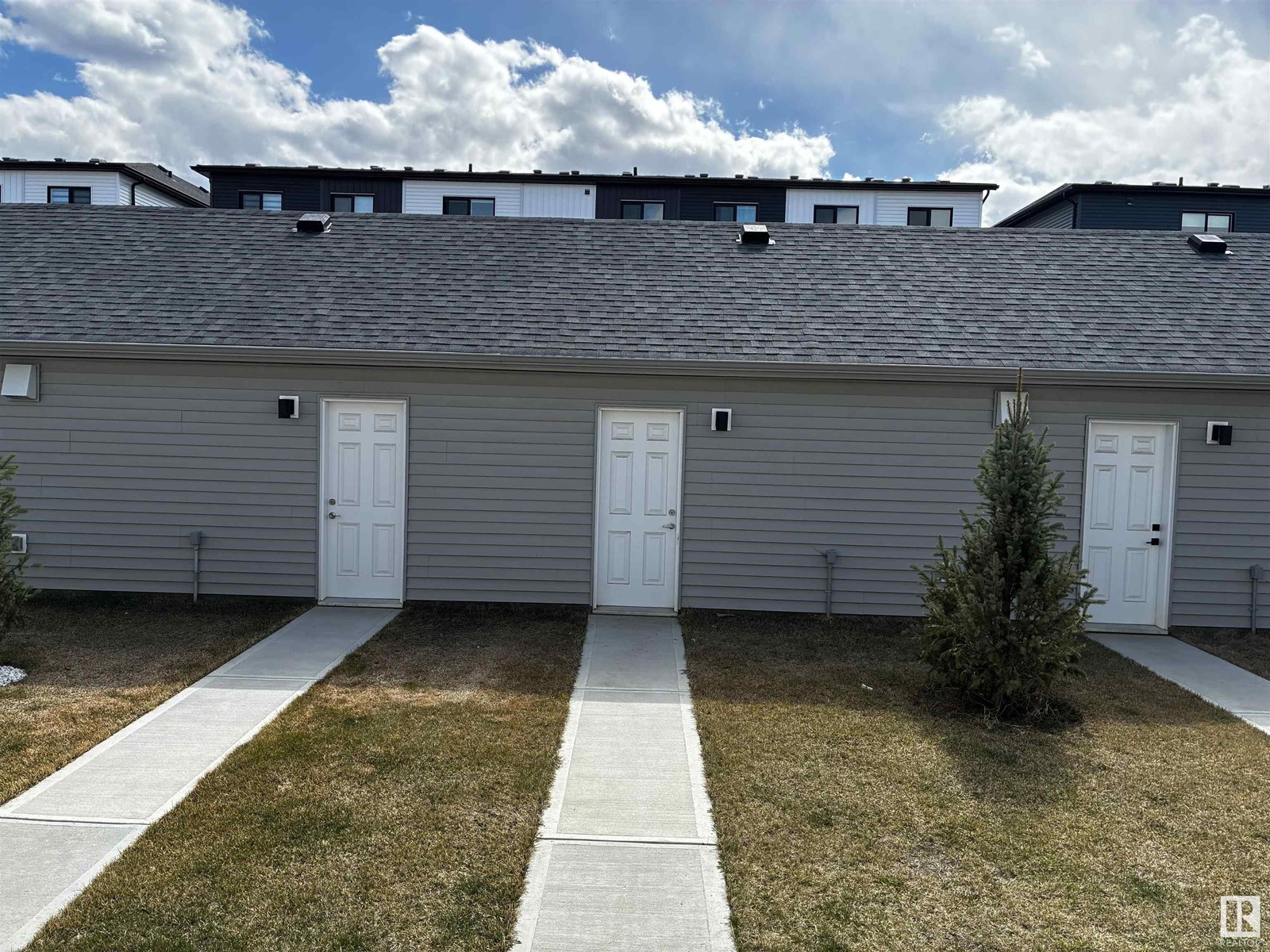 Property at 22523 93 AV NW image 2