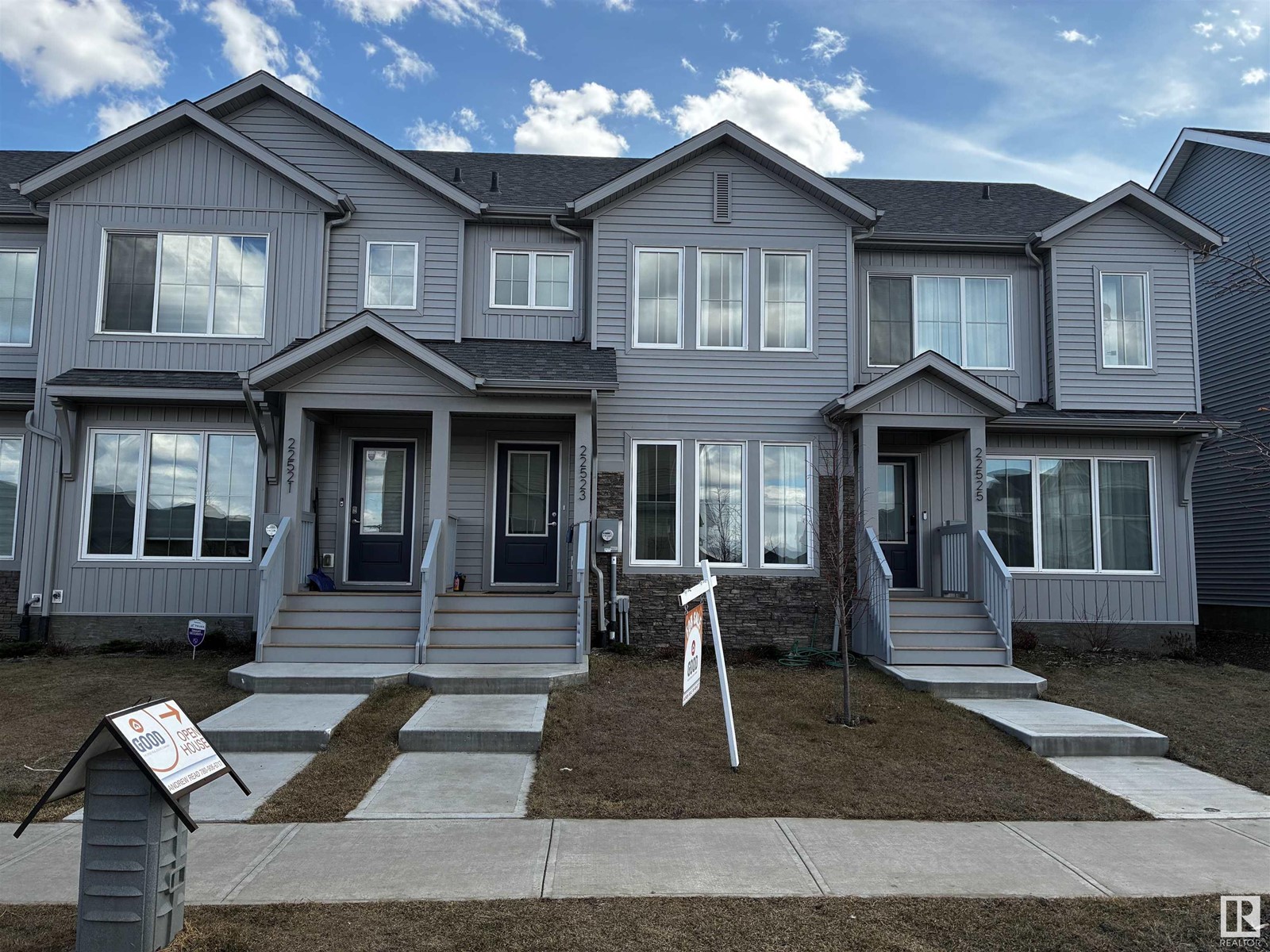 Property at 22523 93 AV NW image 1