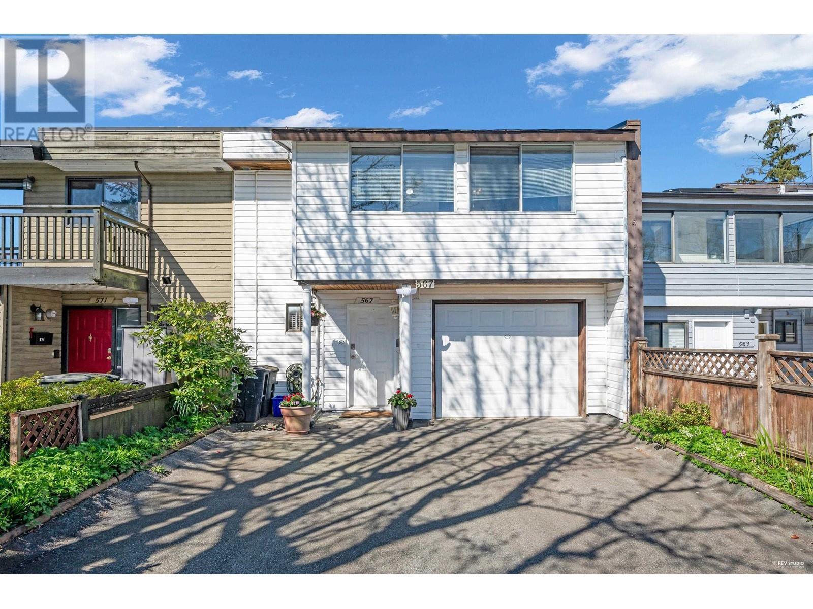567 Clare Avenue, Burnaby, British Columbia  V5B 4L3 - Photo 1 - R2993358