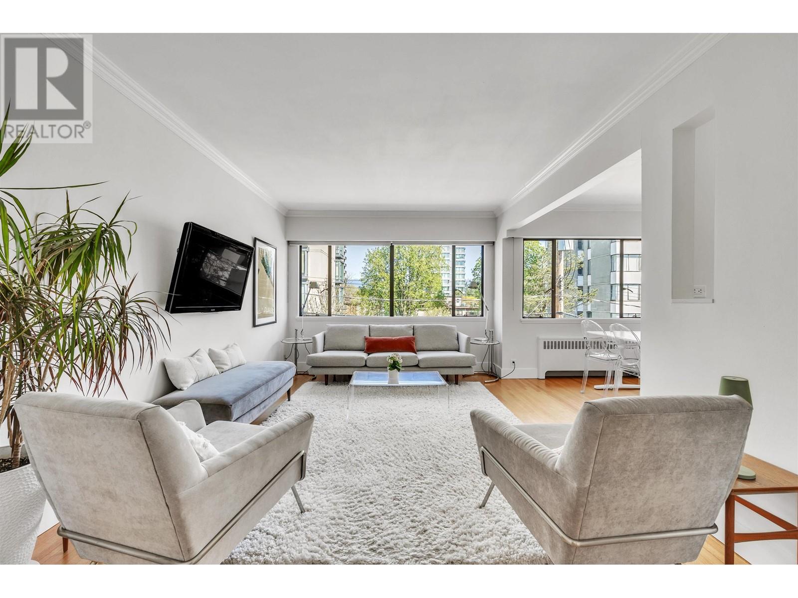 8 2255 W 40TH AVENUE, Vancouver, British Columbia