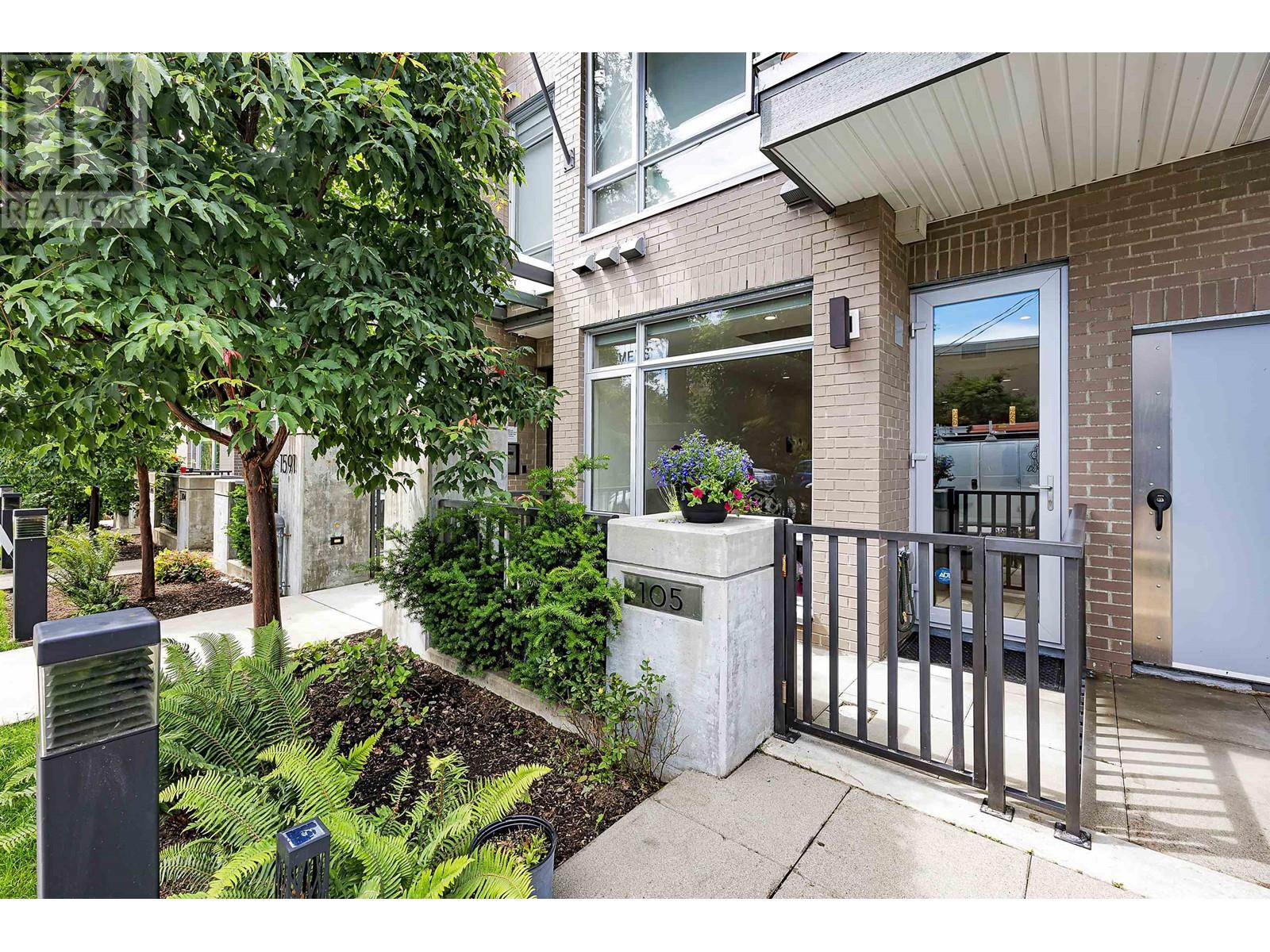 105 1591 BOWSER AVENUE, North Vancouver, British Columbia