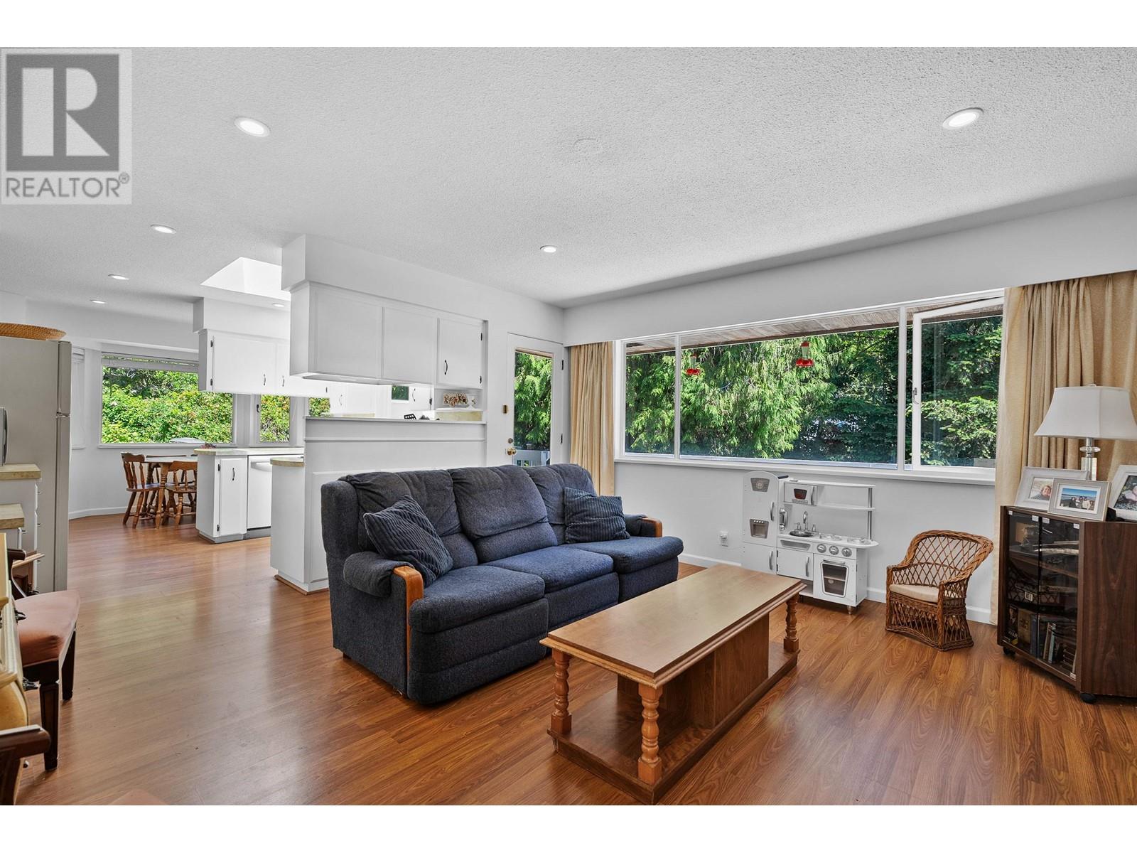 5749 Cranley Drive, West Vancouver, British Columbia  V7W 1S7 - Photo 7 - R2993370