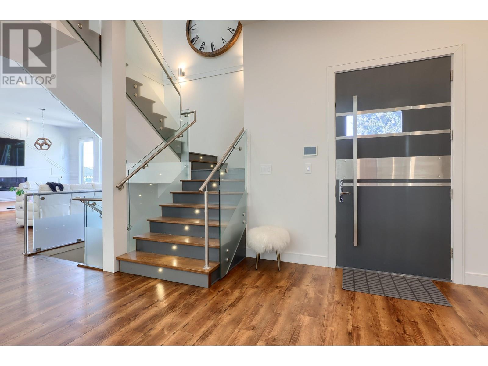 Property at 3580 PHILLIPS AVENUE image 2