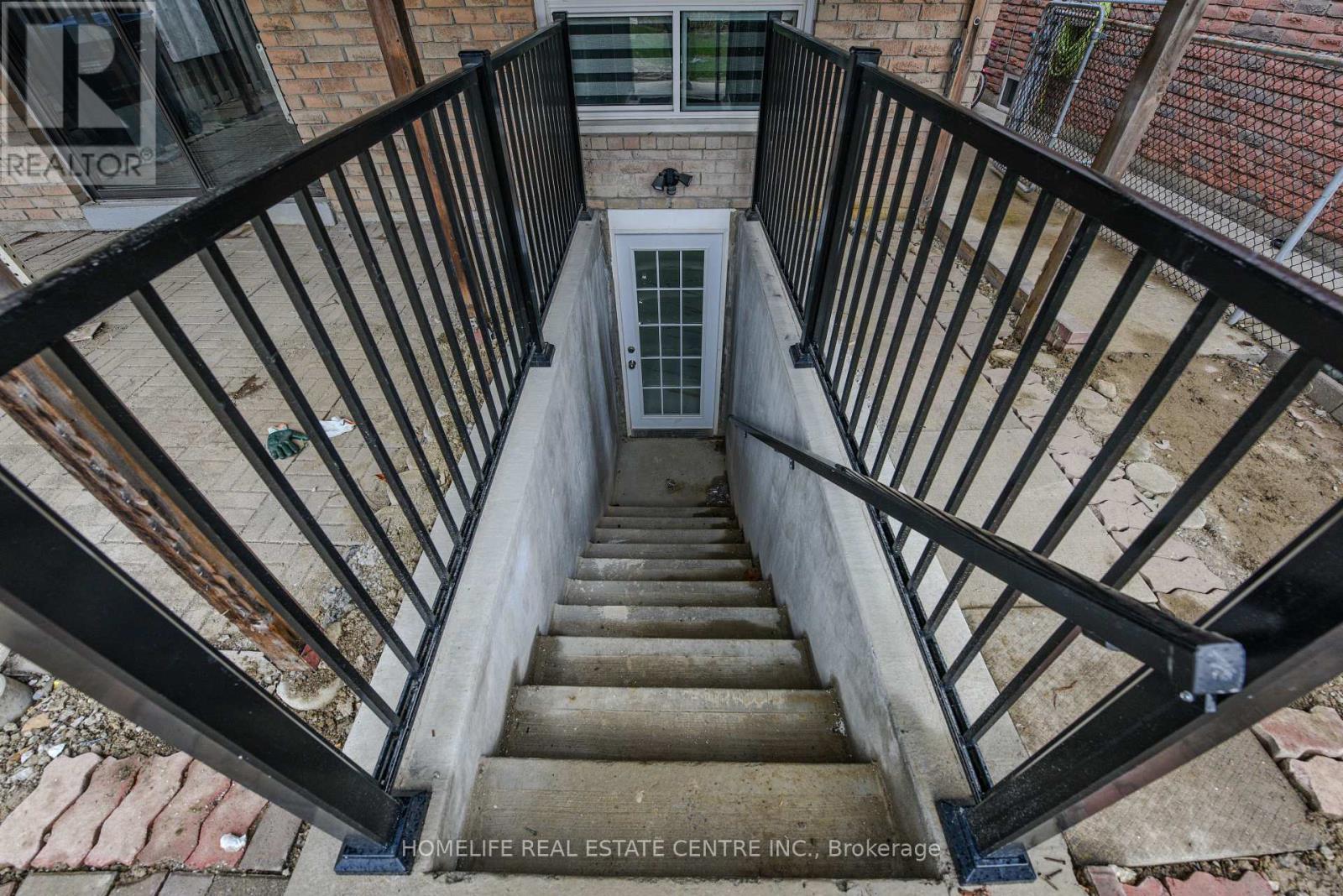 48 Dafoe Crescent, Brampton, Ontario  L6Y 2L2 - Photo 31 - W12097881