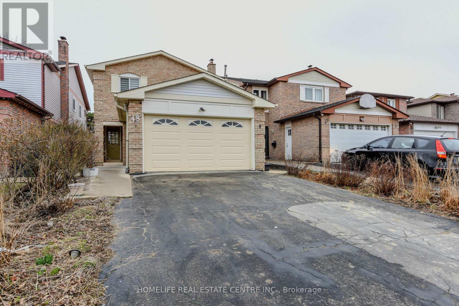Property at 48 DAFOE CRESCENT image 2