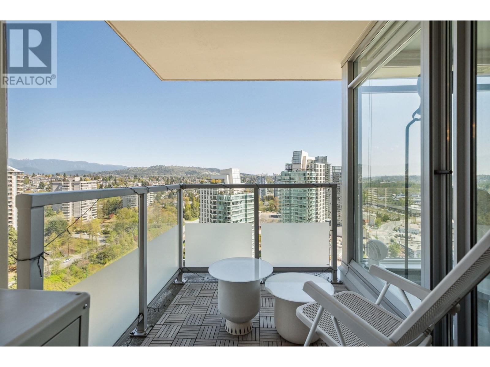 Listing Picture 28 of 39 : 2905 2133 DOUGLAS ROAD, Burnaby / 本拿比 - 魯藝地產 Yvonne Lu Group - MLS Medallion Club Member