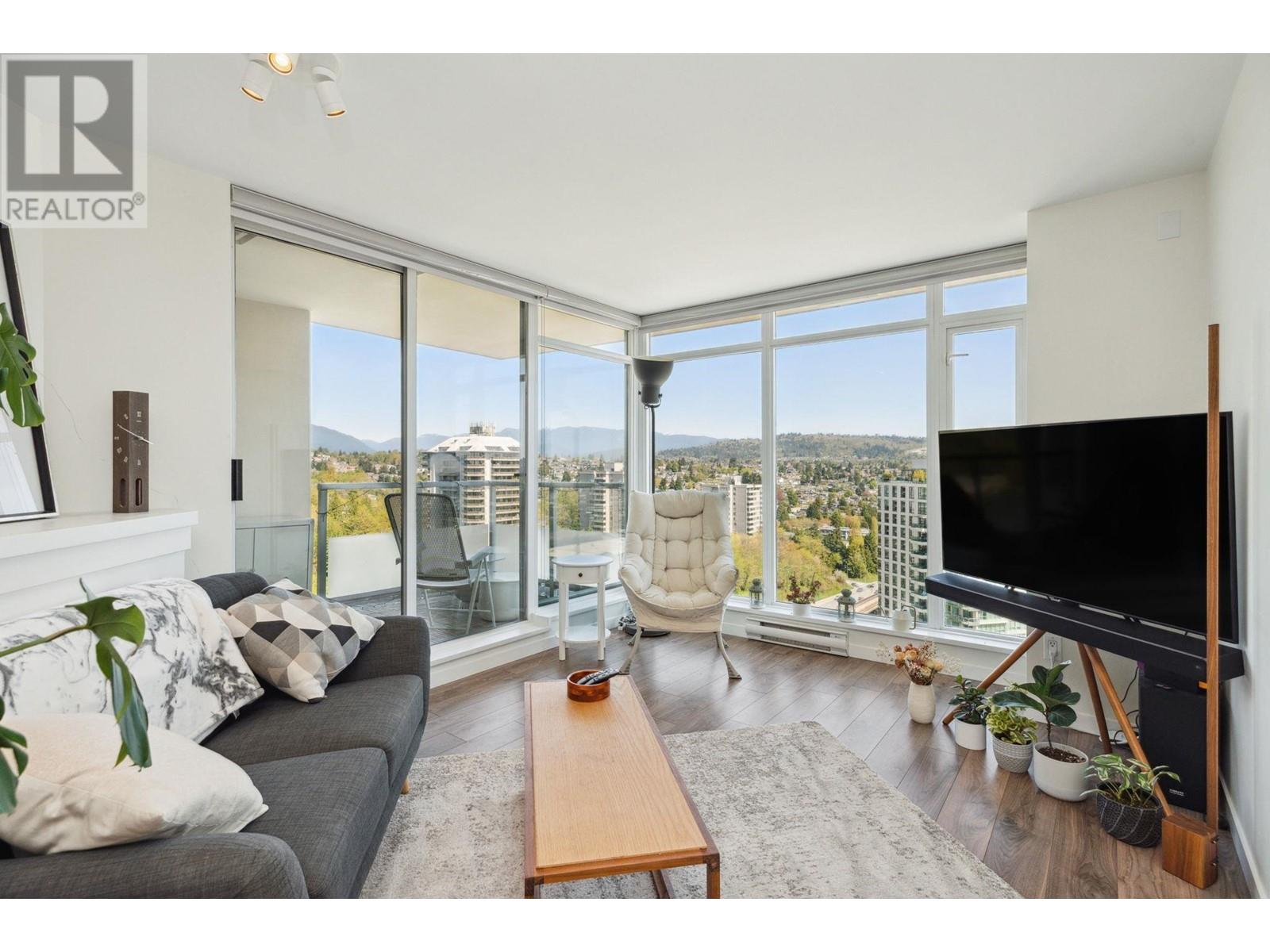Listing Picture 3 of 39 : 2905 2133 DOUGLAS ROAD, Burnaby / 本拿比 - 魯藝地產 Yvonne Lu Group - MLS Medallion Club Member