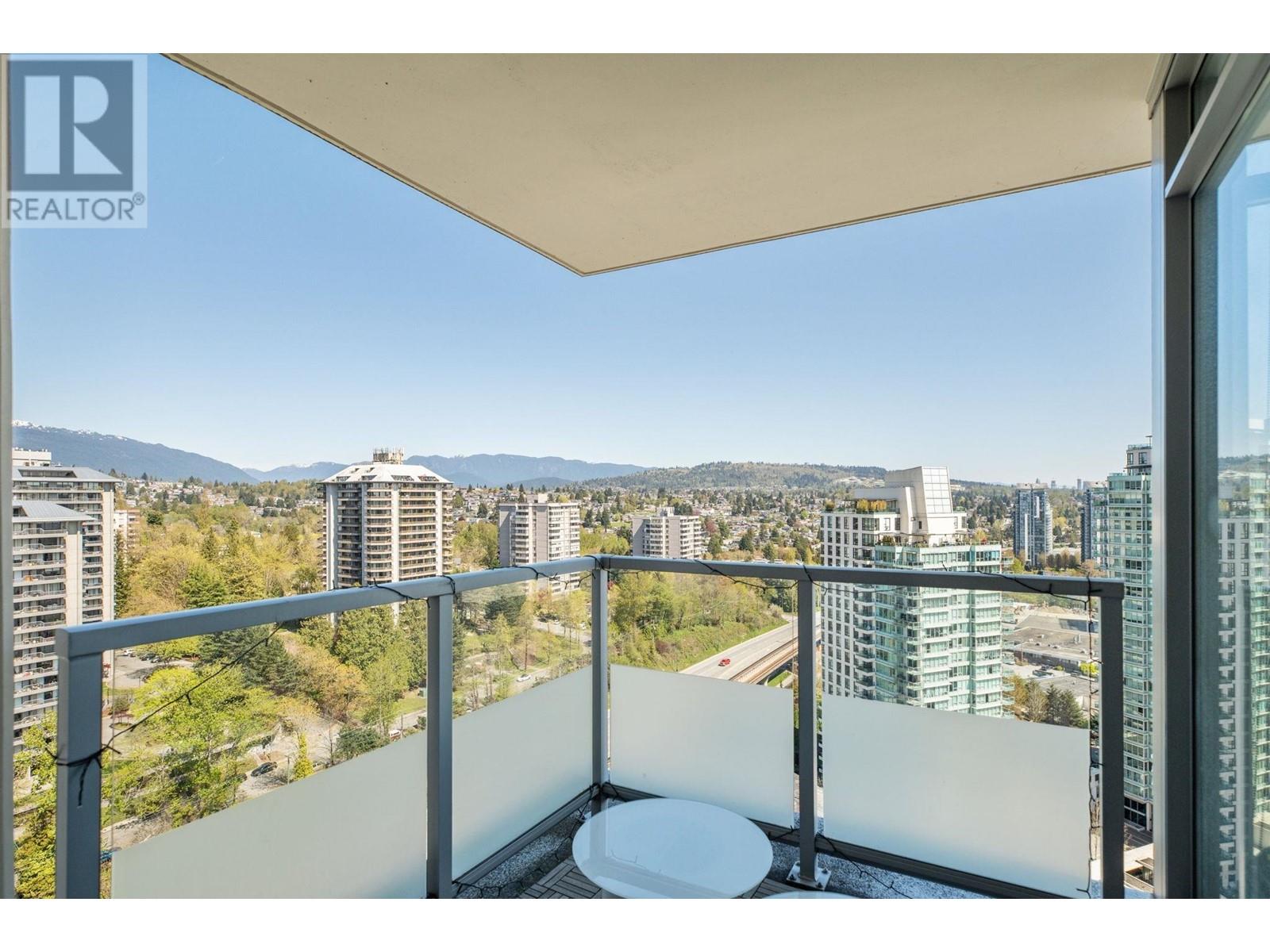 Listing Picture 24 of 39 : 2905 2133 DOUGLAS ROAD, Burnaby / 本拿比 - 魯藝地產 Yvonne Lu Group - MLS Medallion Club Member