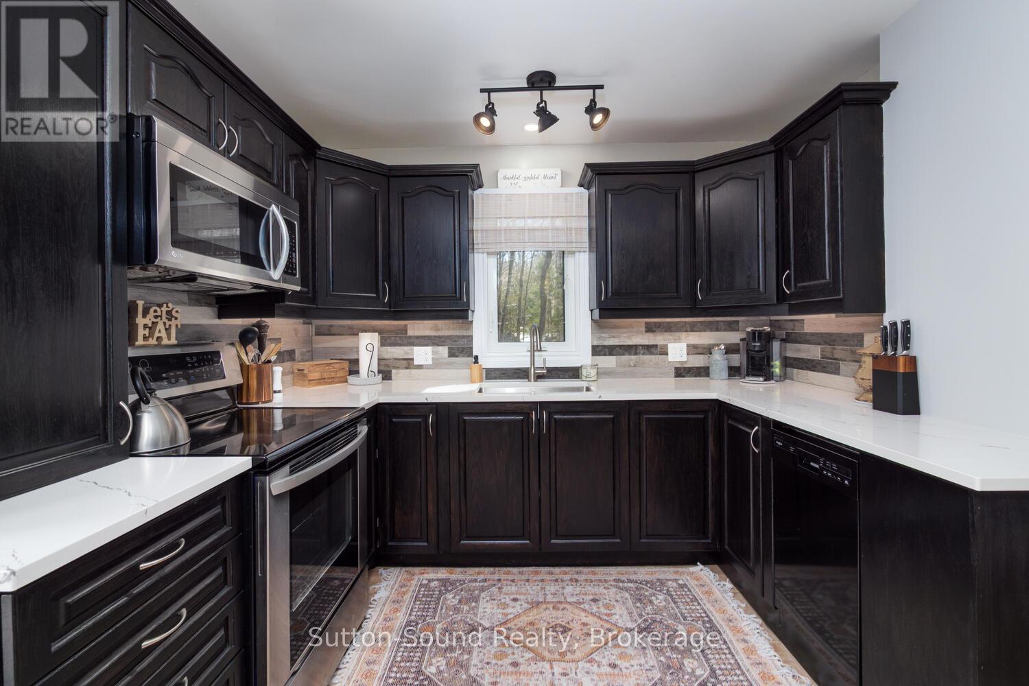 134 Lakeview Drive, Georgian Bluffs, Ontario  N0H 2T0 - Photo 19 - X12061249