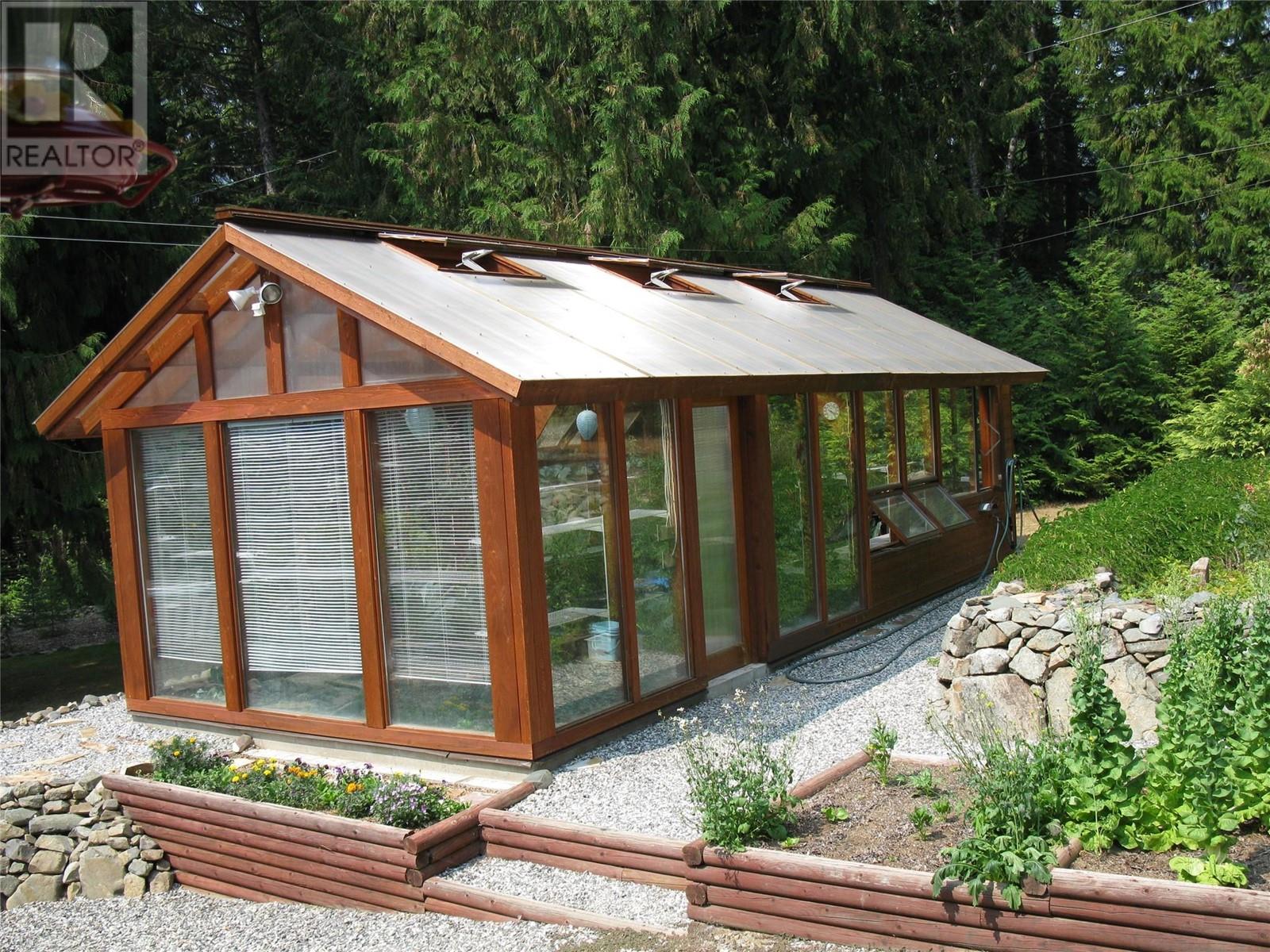 Property at 2698 Beaverbrook Road image 4