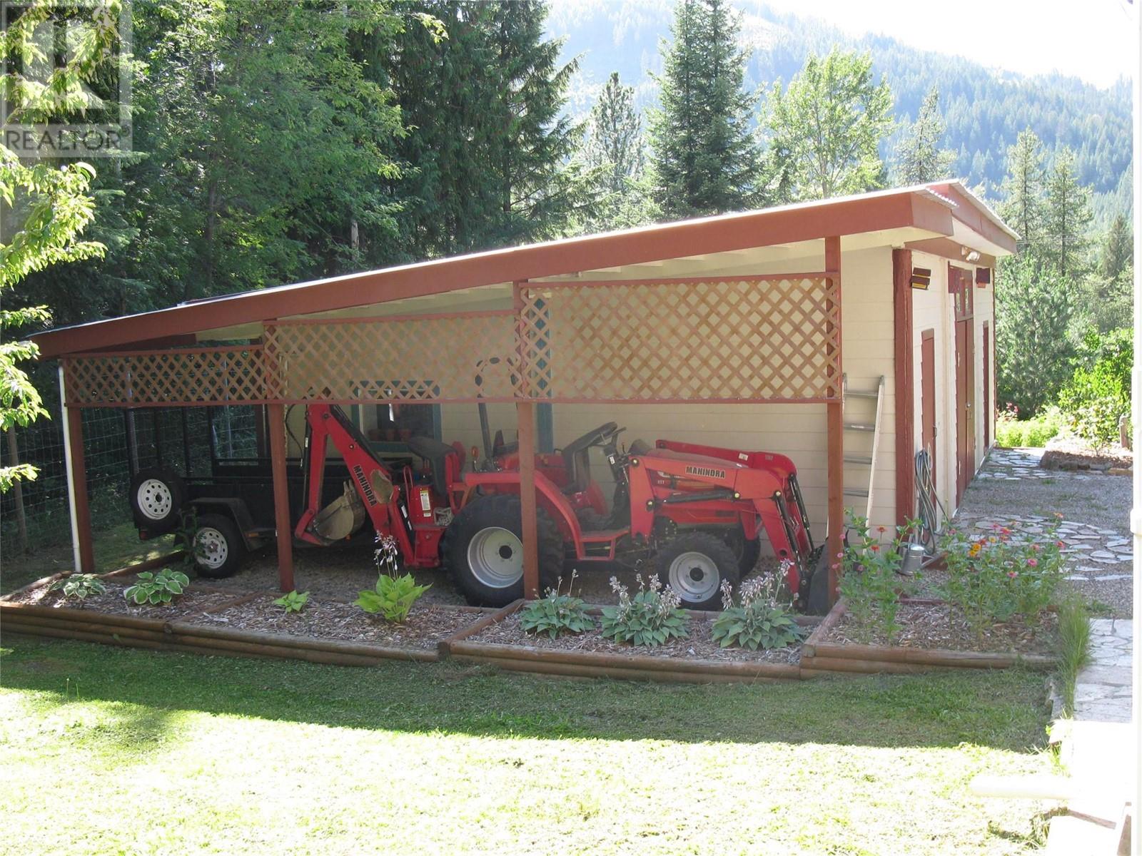 Property at 2698 Beaverbrook Road image 3