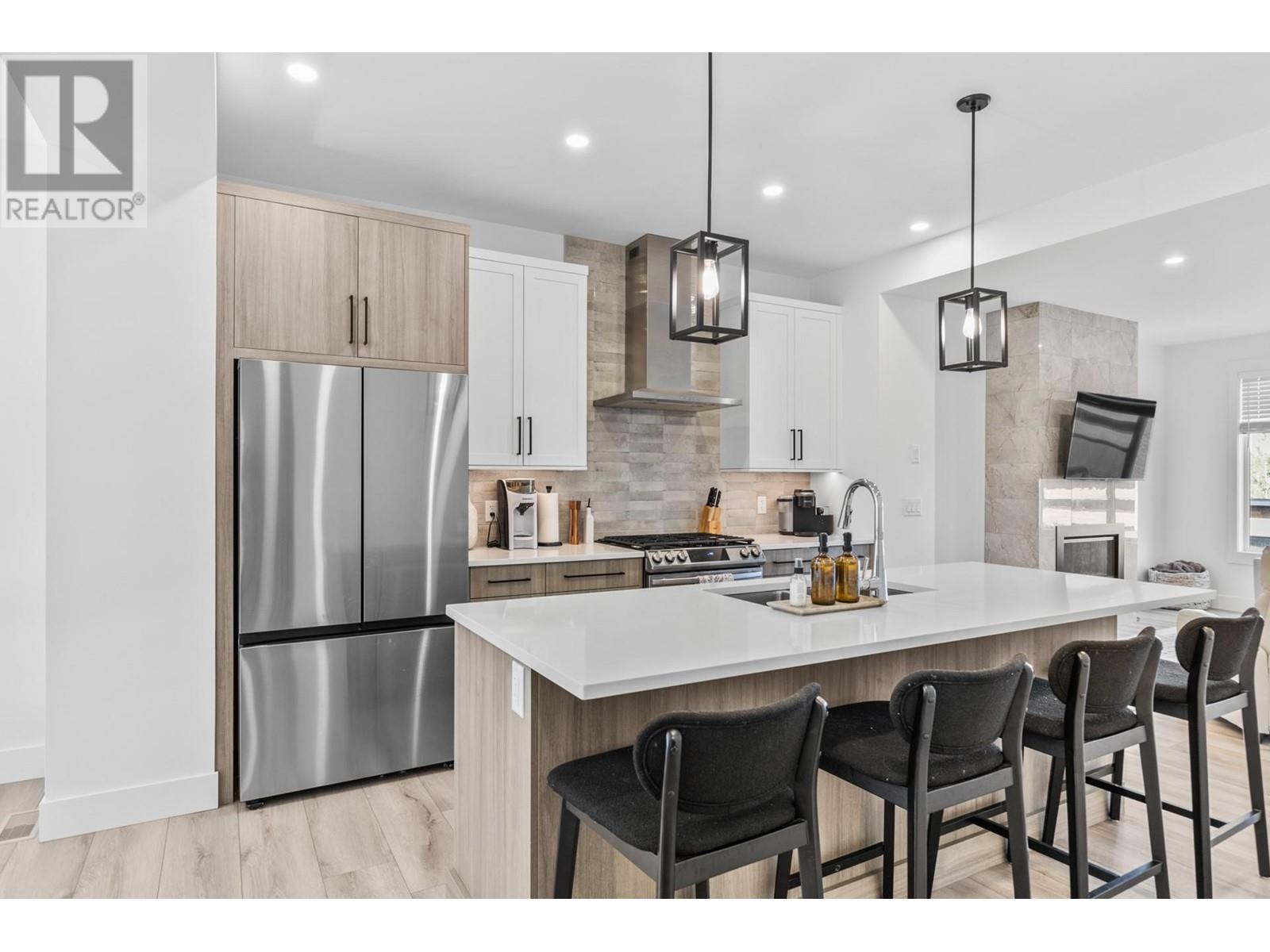 Property at 2835 Canyon Crest Drive Unit# 25 image 3