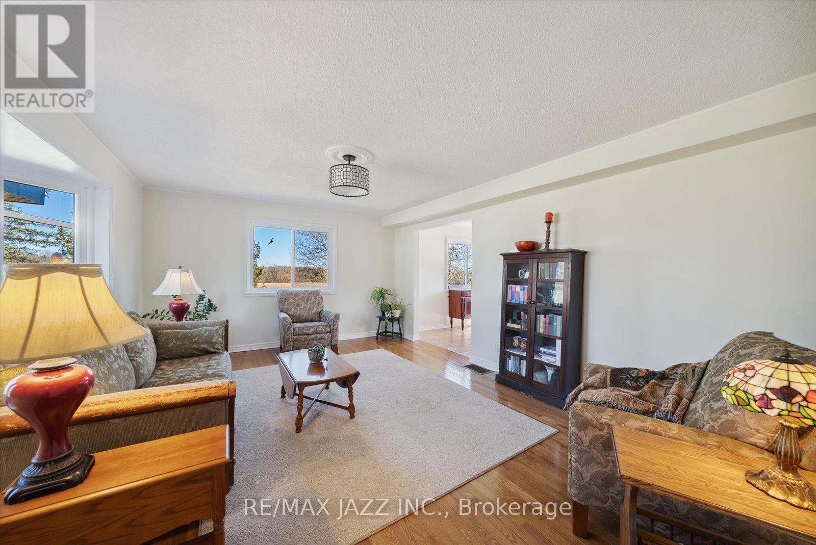 8733 Leskard Road, Clarington, Ontario  L0B 1M0 - Photo 5 - E12099283