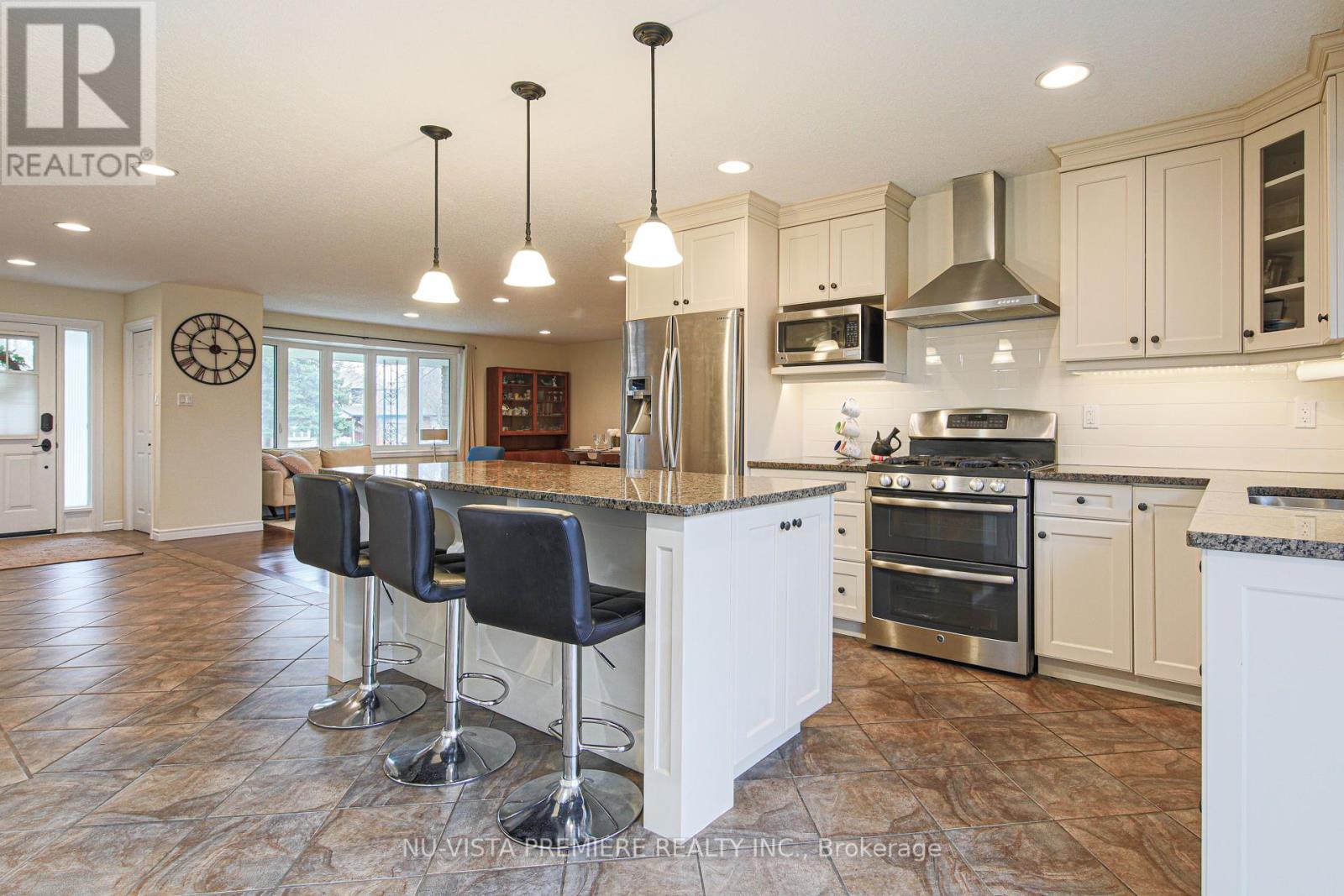 Photo 12 of 37 for 511 Melcrest Road