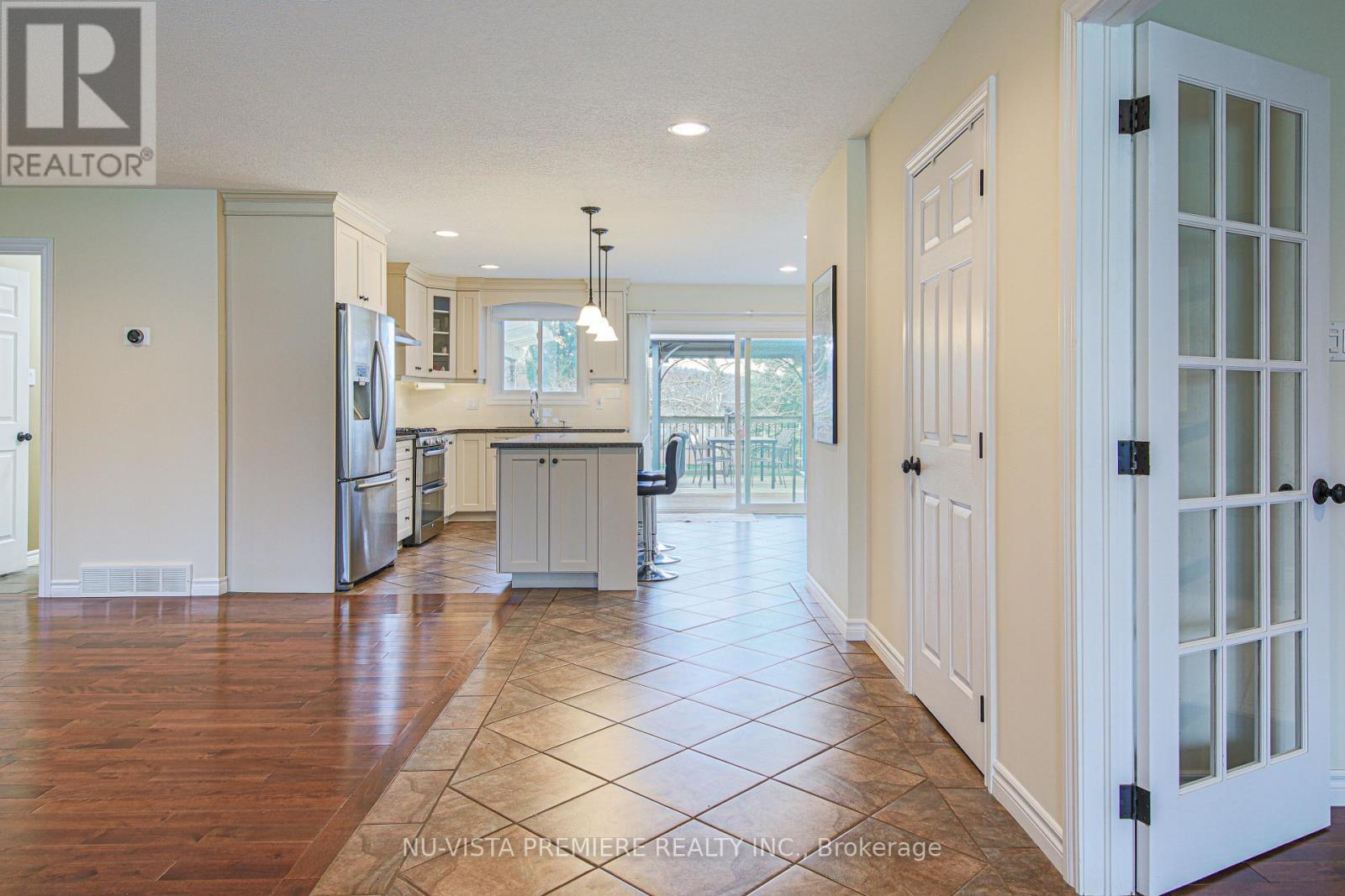 Photo 7 of 37 for 511 Melcrest Road