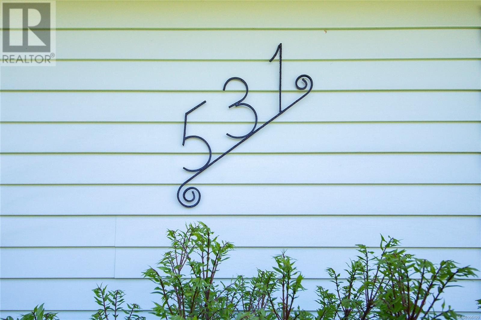 Property at 531 Cadogan St image 4