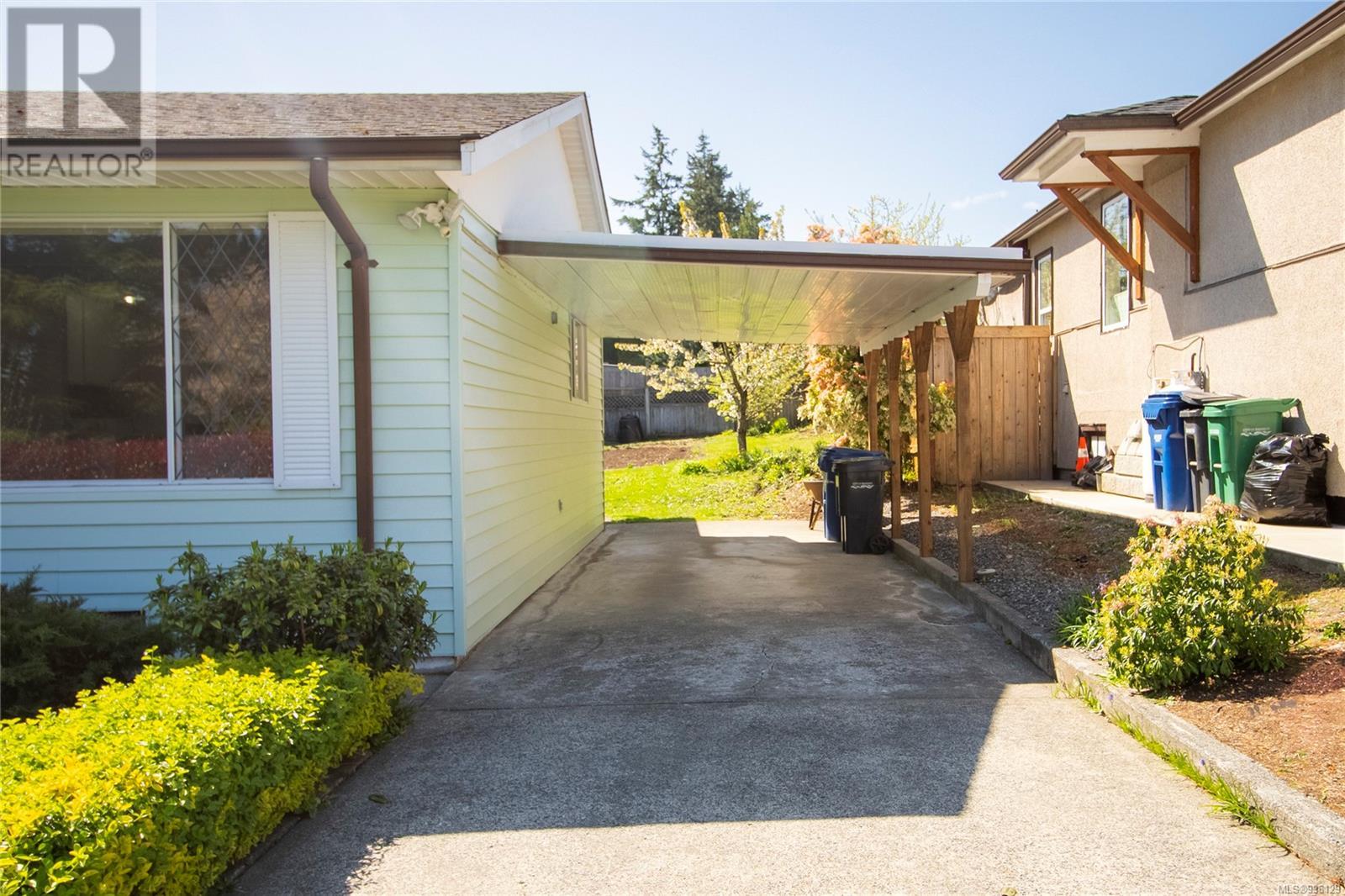 Property at 531 Cadogan St image 5