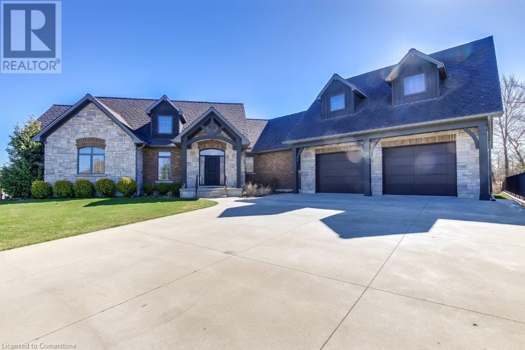 35 Viola Court, Delhi, Ontario  N4B 3C9 - Photo 3 - 40720712