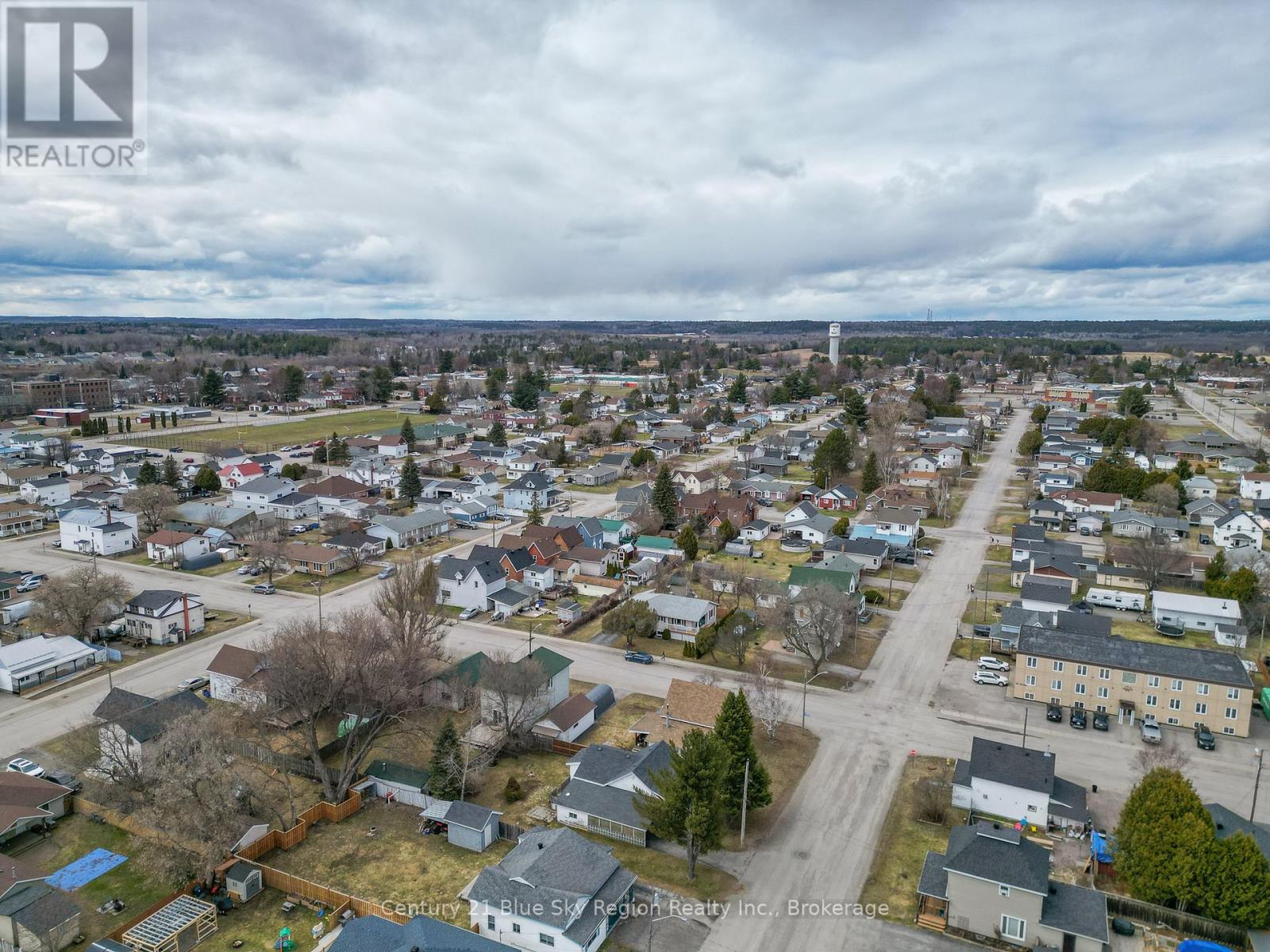 144 William Street, West Nipissing, Ontario  P2B 2B5 - Photo 30 - X12099230