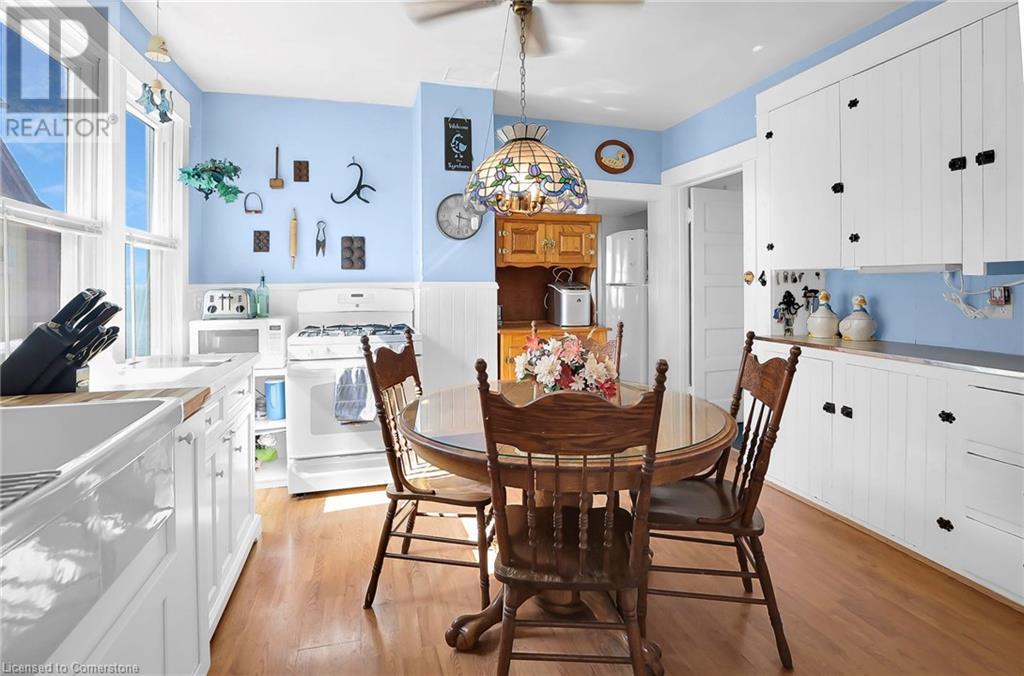 Property at 11611 BEACH Road W image 3