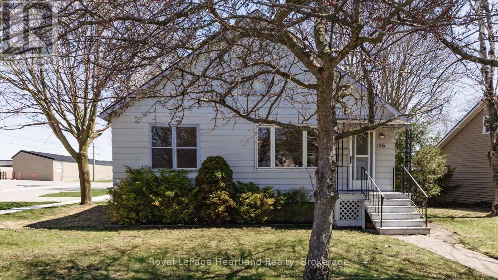 136 Cambria Road N, Goderich, Ontario  N7A 2P8 - Photo 2 - X12099299