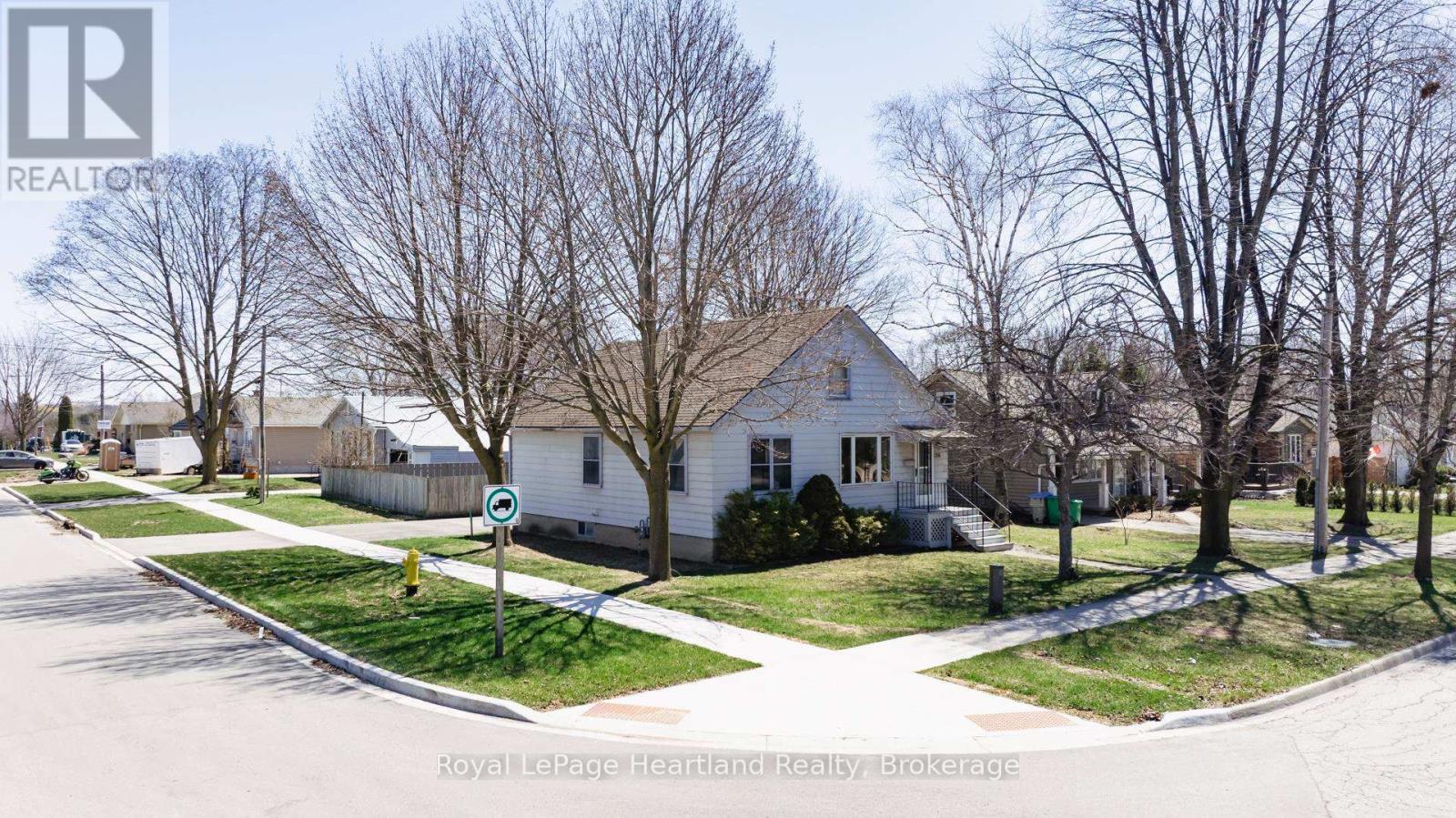 136 Cambria Road N, Goderich, Ontario  N7A 2P8 - Photo 30 - X12099299