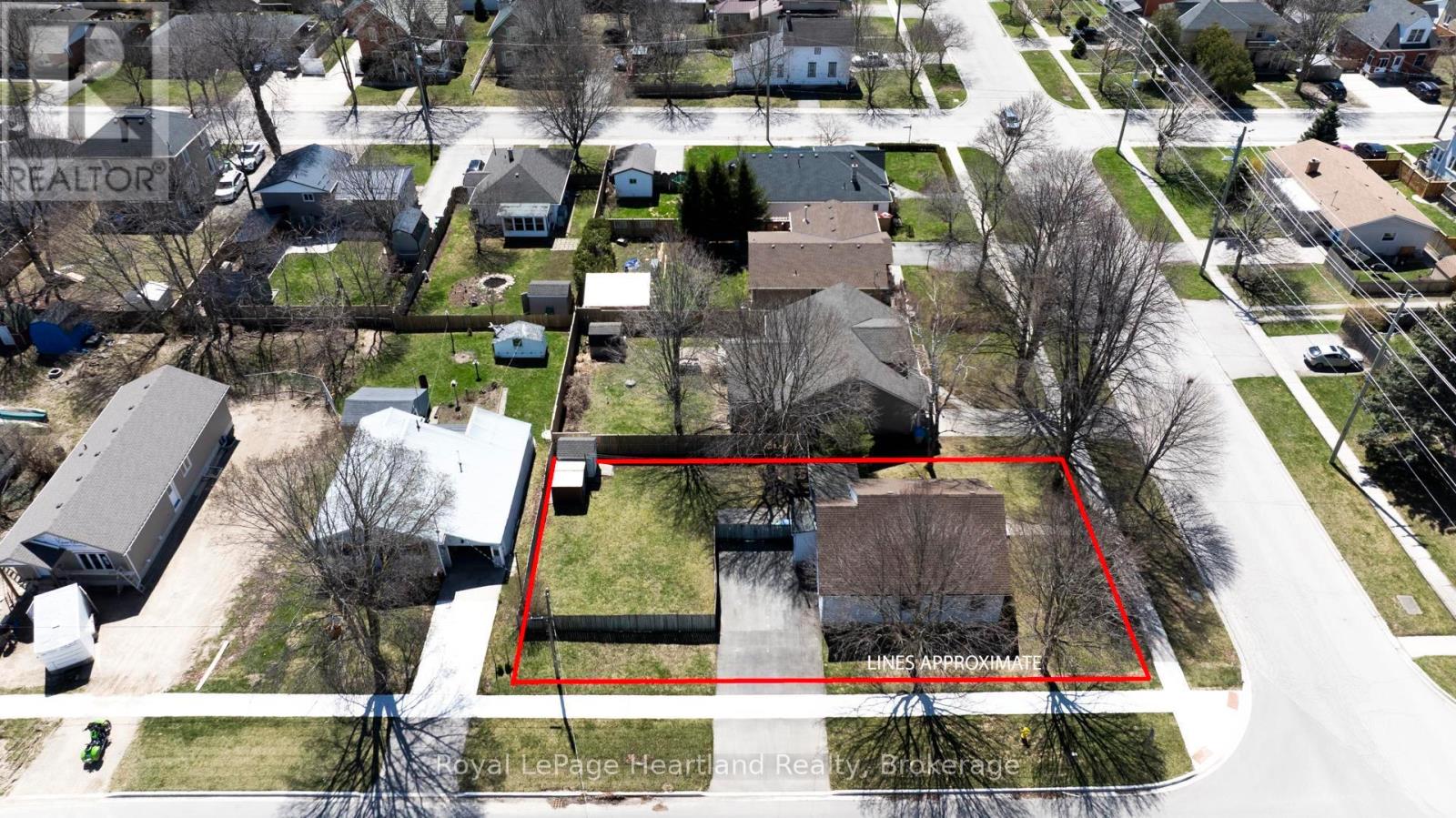 136 Cambria Road N, Goderich, Ontario  N7A 2P8 - Photo 4 - X12099299