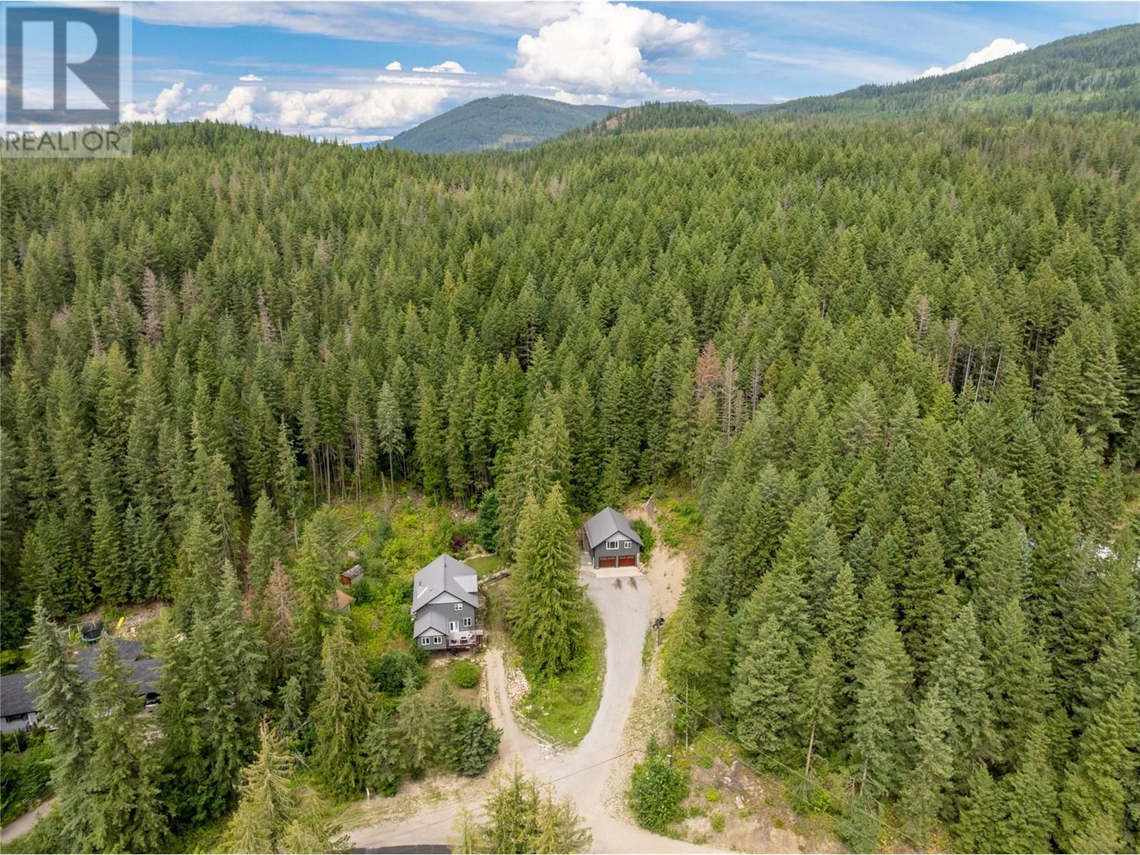 7463 Black Road SE, salmon arm, British Columbia V1E2P6