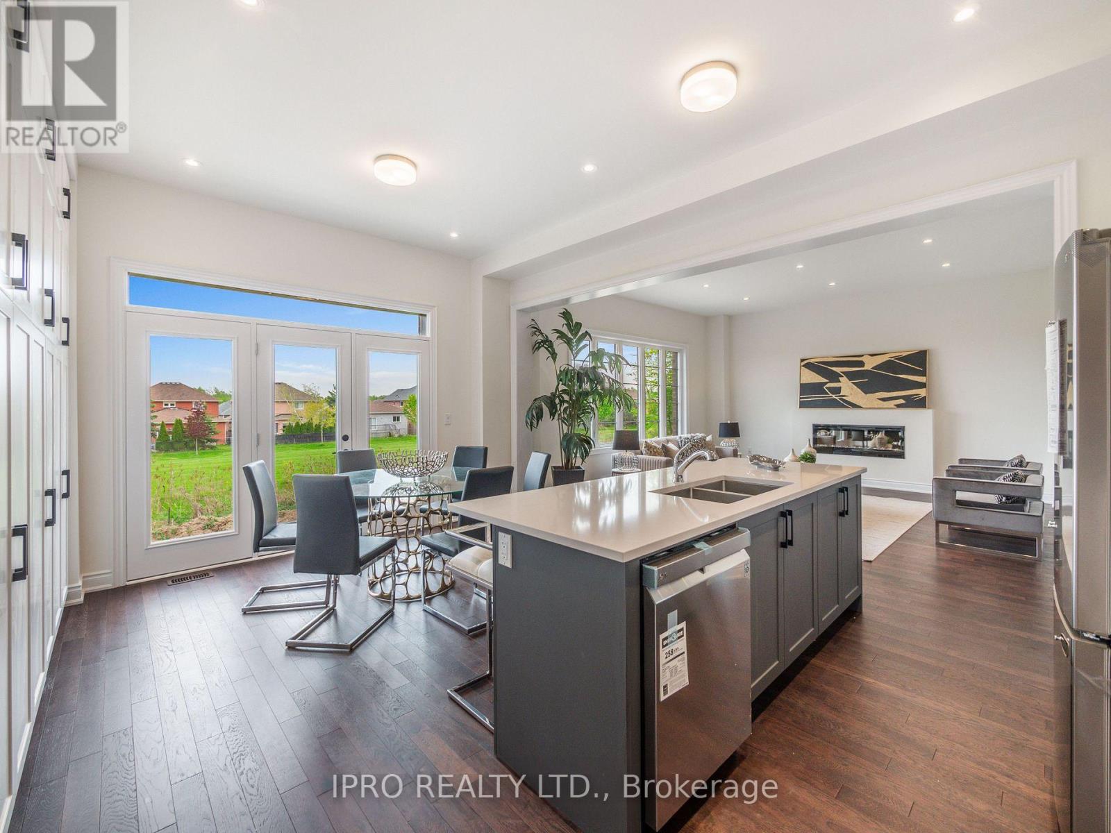 Property at 1341 BLACKMORE STREET image 5