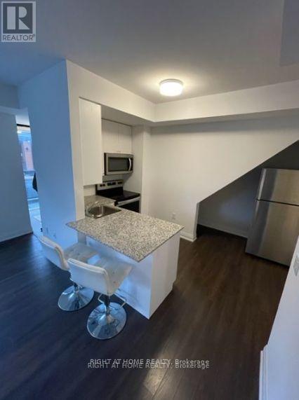702 - 5309 Highway 7, Vaughan, Ontario  L4L 1T3 - Photo 6 - N12099241