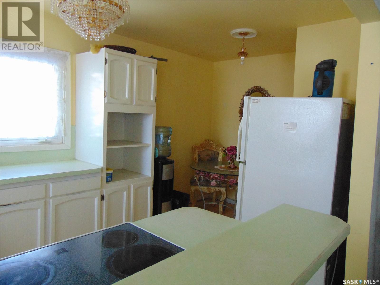 Property at 1408 N AVENUE S image 4